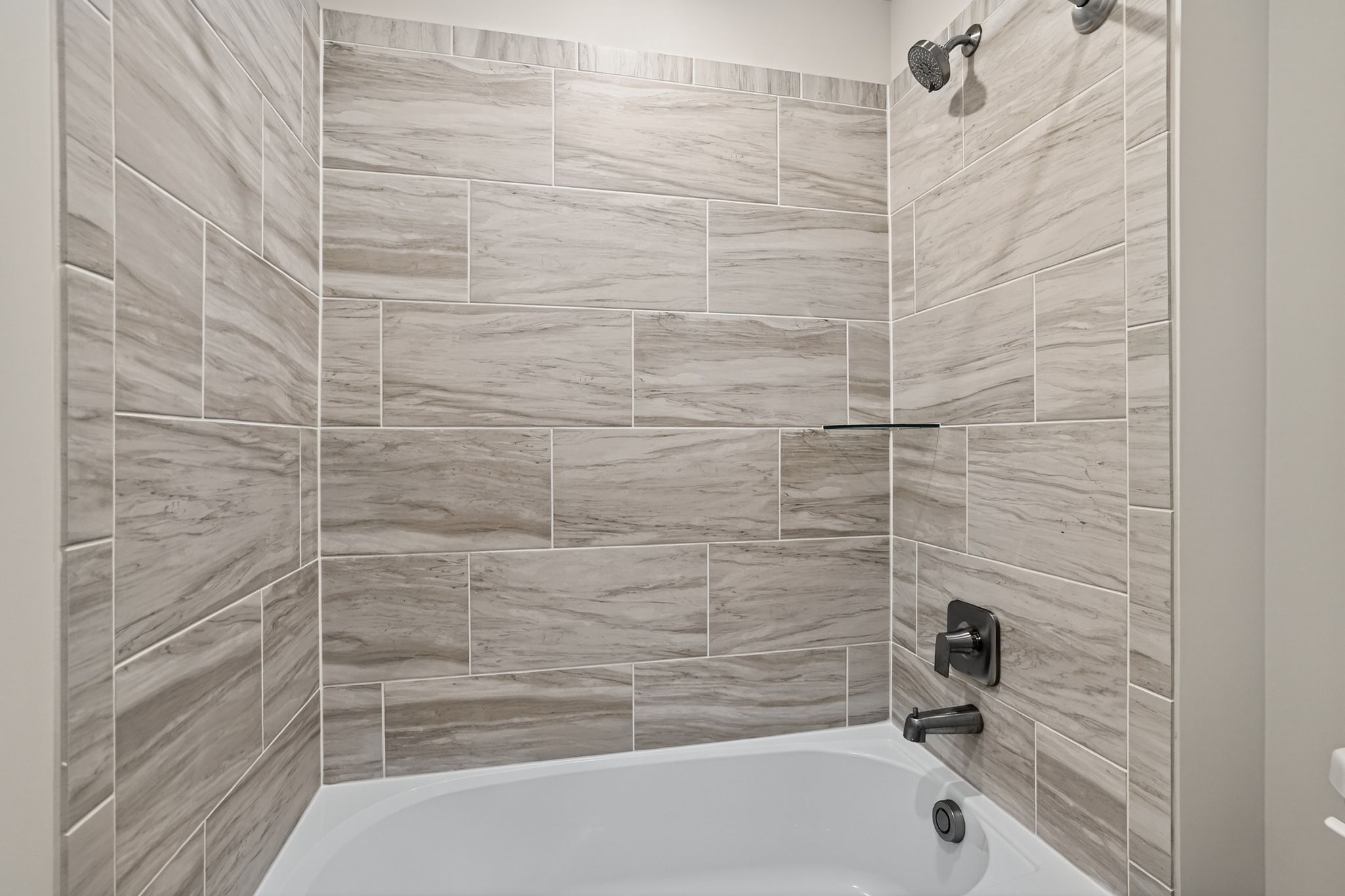 Parkland Trace Belvedere Bath2 1of2 F2