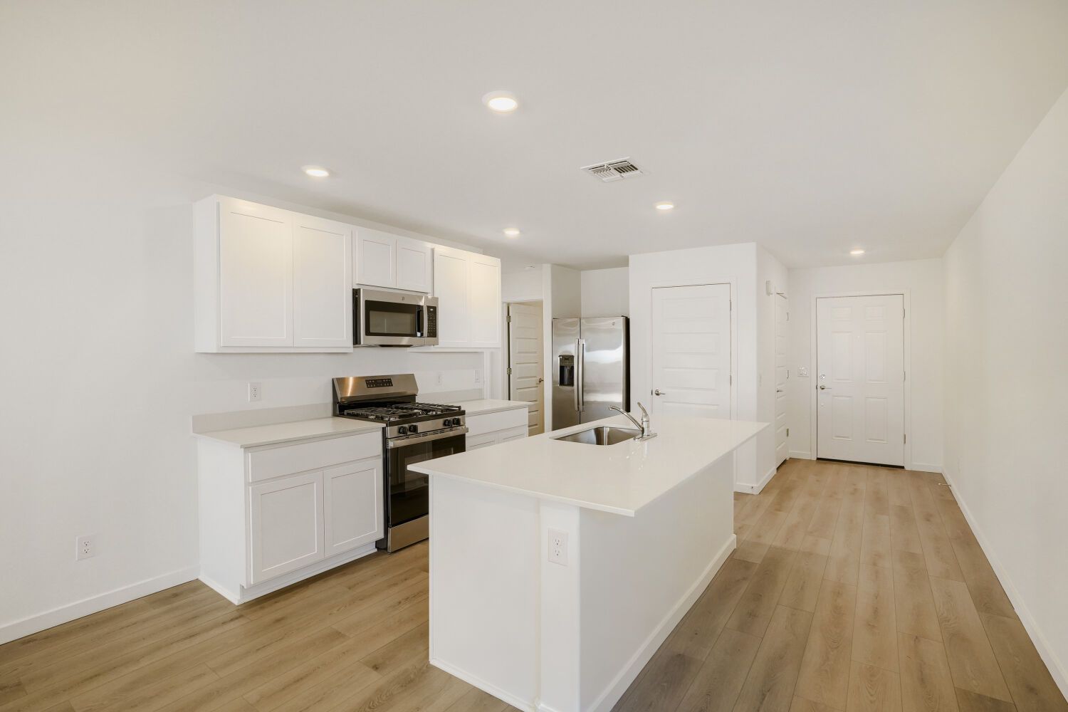 11470 W Red Admiral St   Web Quality   004   04 Kitchen