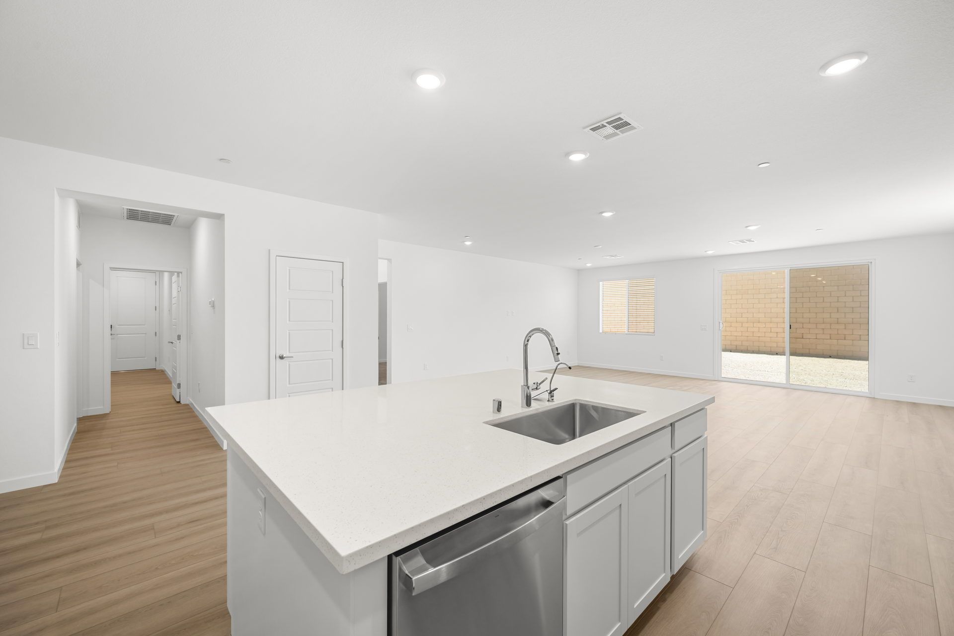 Lennar10886 Lewis Pointe Ave13