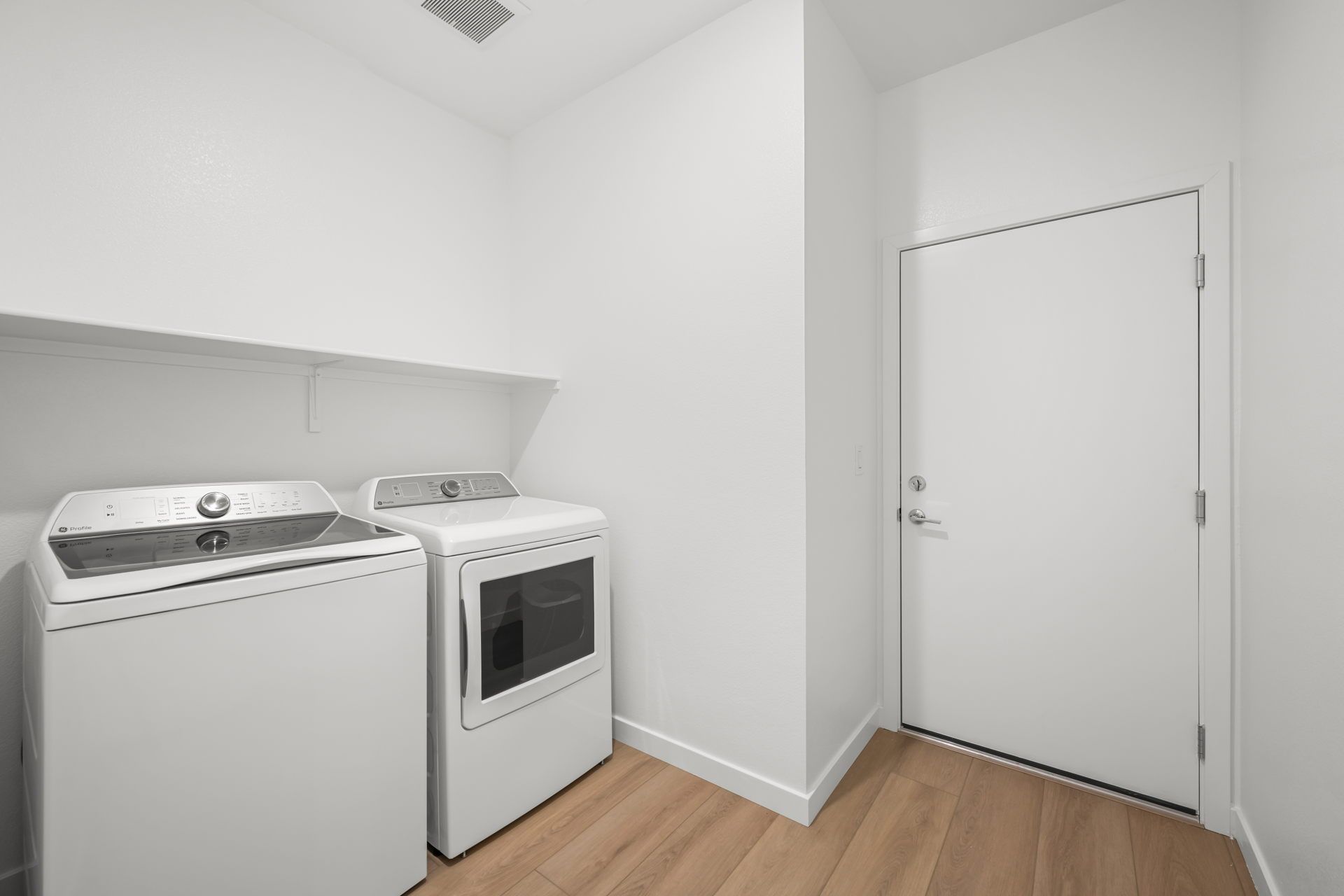 Lennar10886 Lewis Pointe Ave21