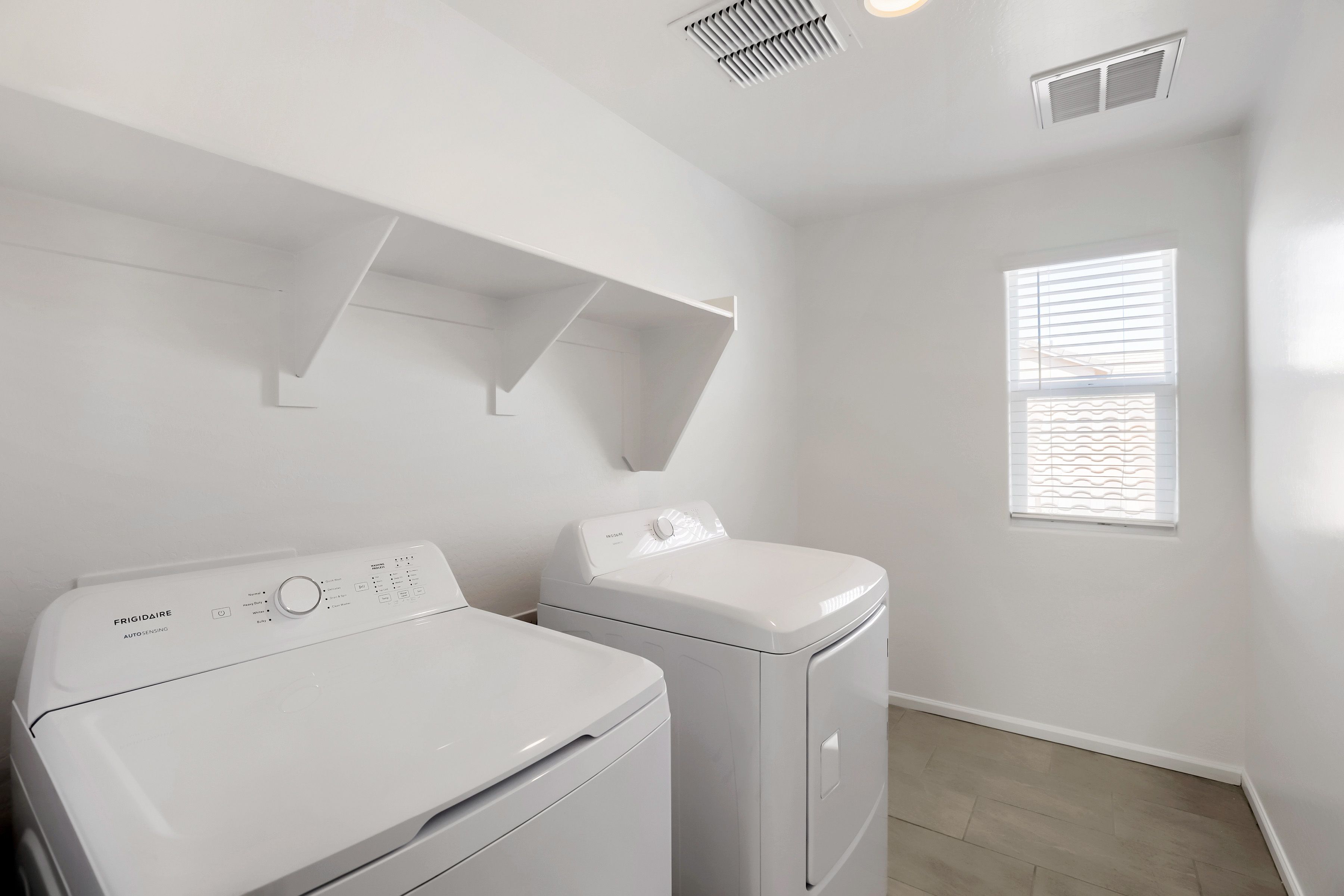 30306 W Wild Hazel Dr   Print Quality   010   10 Laundry Room