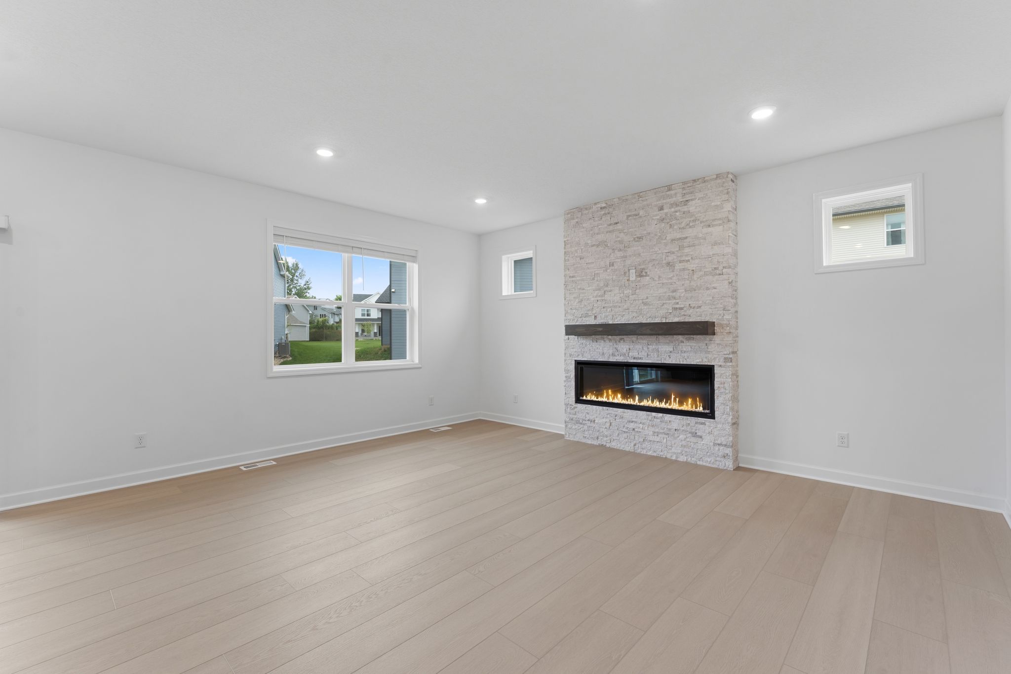 7 Pondsof Highland Hills Zurich QMI H S1513 Great Room 1of3 F1