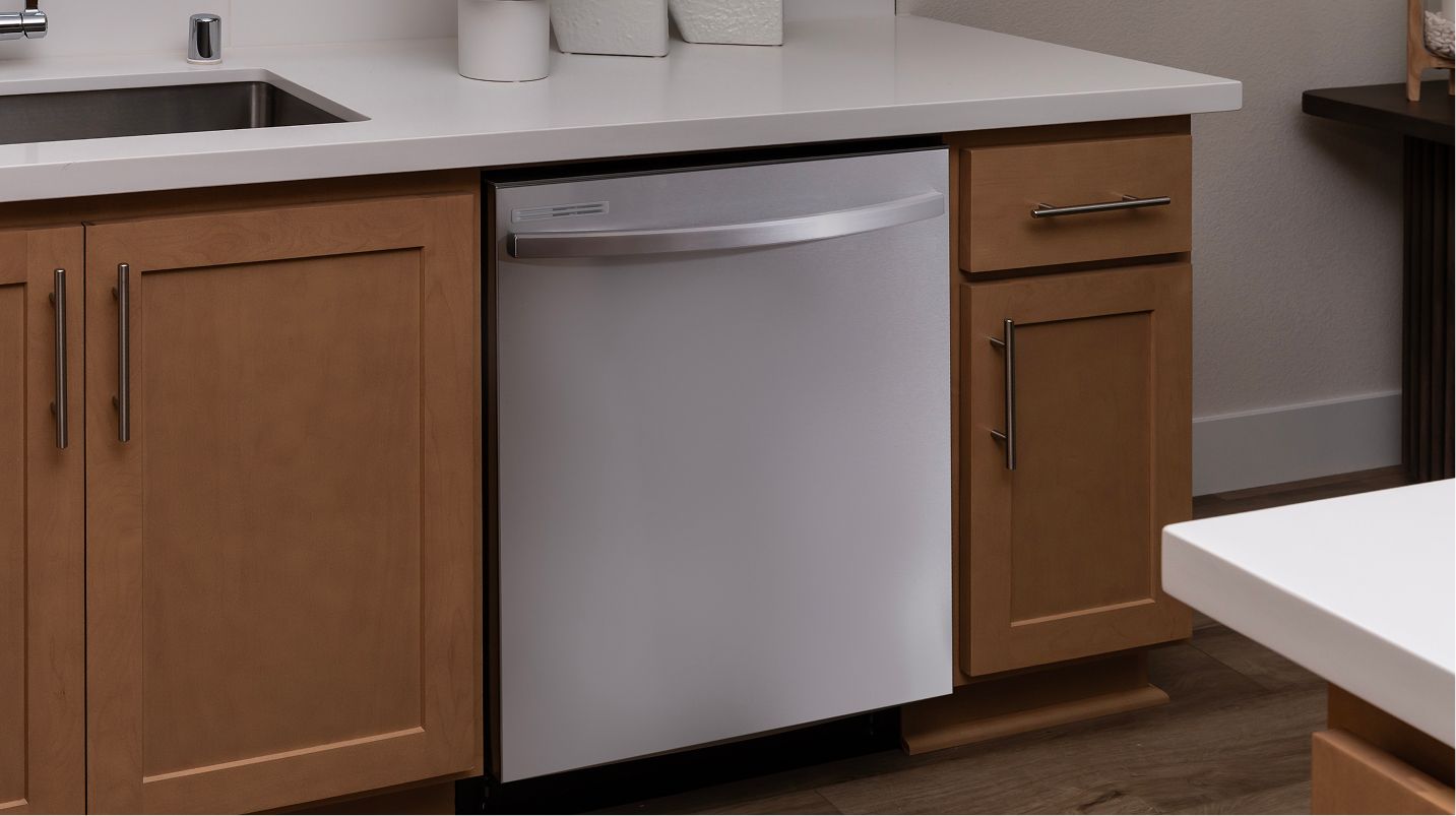 Pine Cedar Point Res3 EI Kitchen Dishwasher