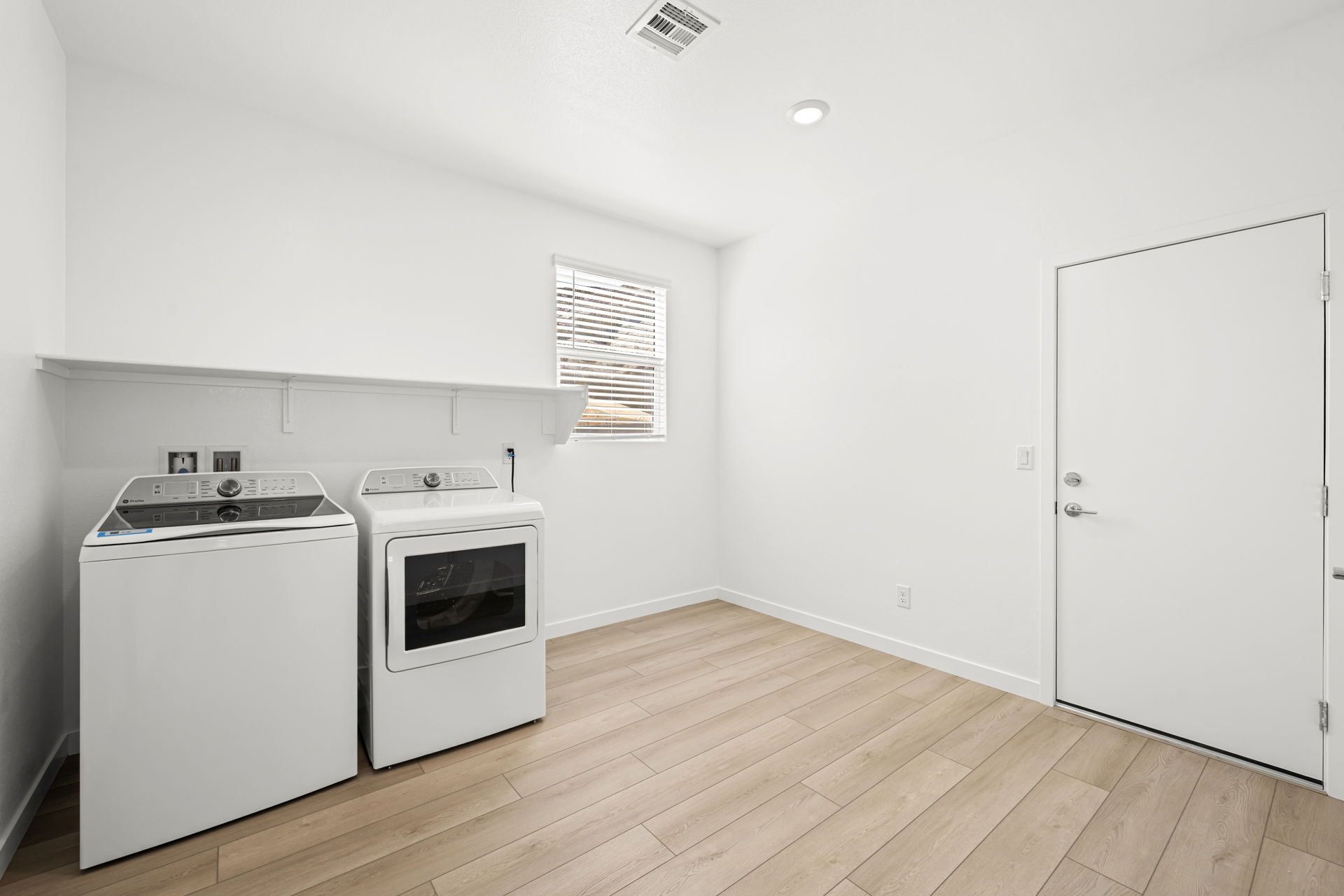 Lennar1468 Bianca Falls Drive16