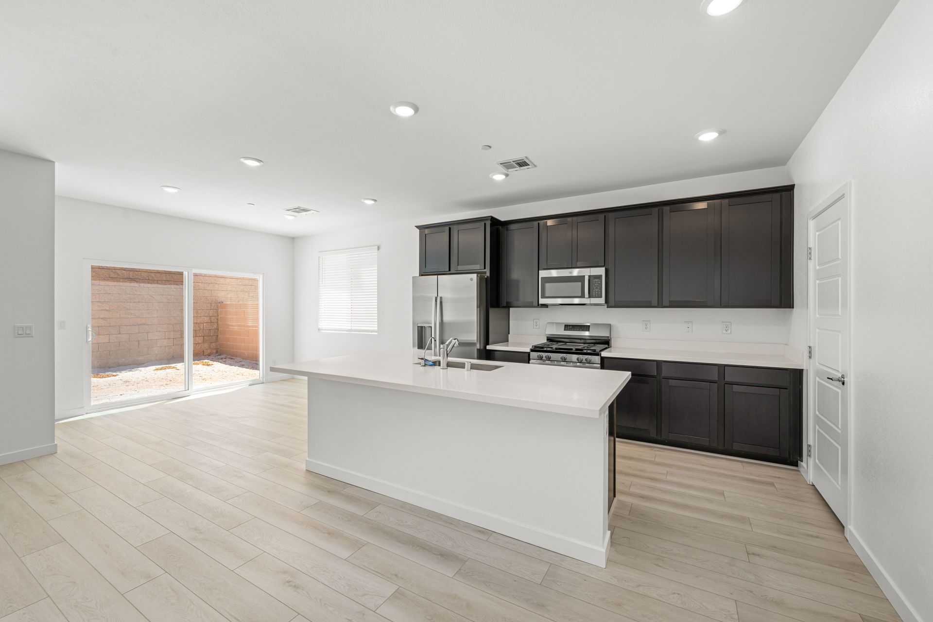 Lennar Triad Springs9777 Sunset Canyon Ave06