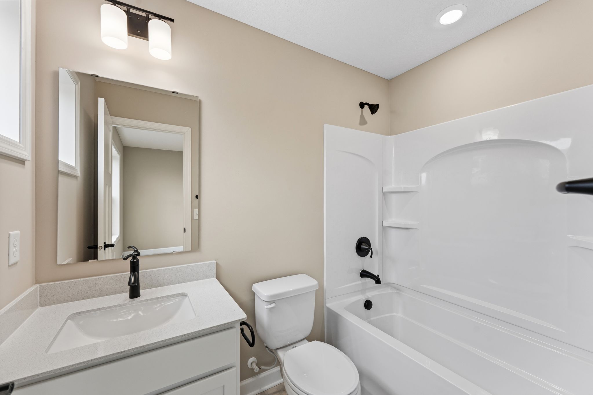 3 Caslano Mc Kinley QMI H S22165542209 Bathroom 2of2 F2 (1)