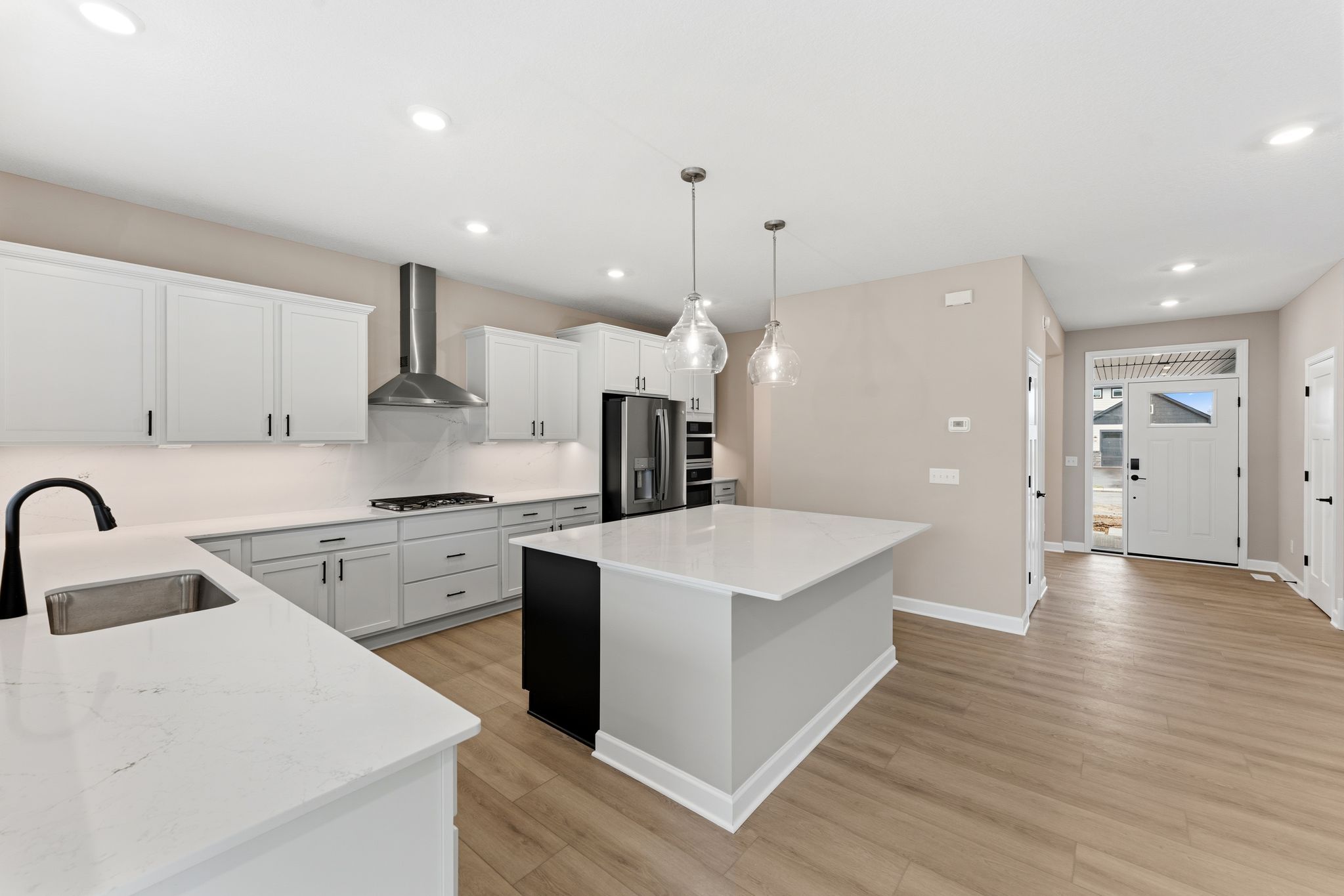 12 Caslano Mc Kinley QMI H S22165542209 Kitchen 1of2 F1 (1)