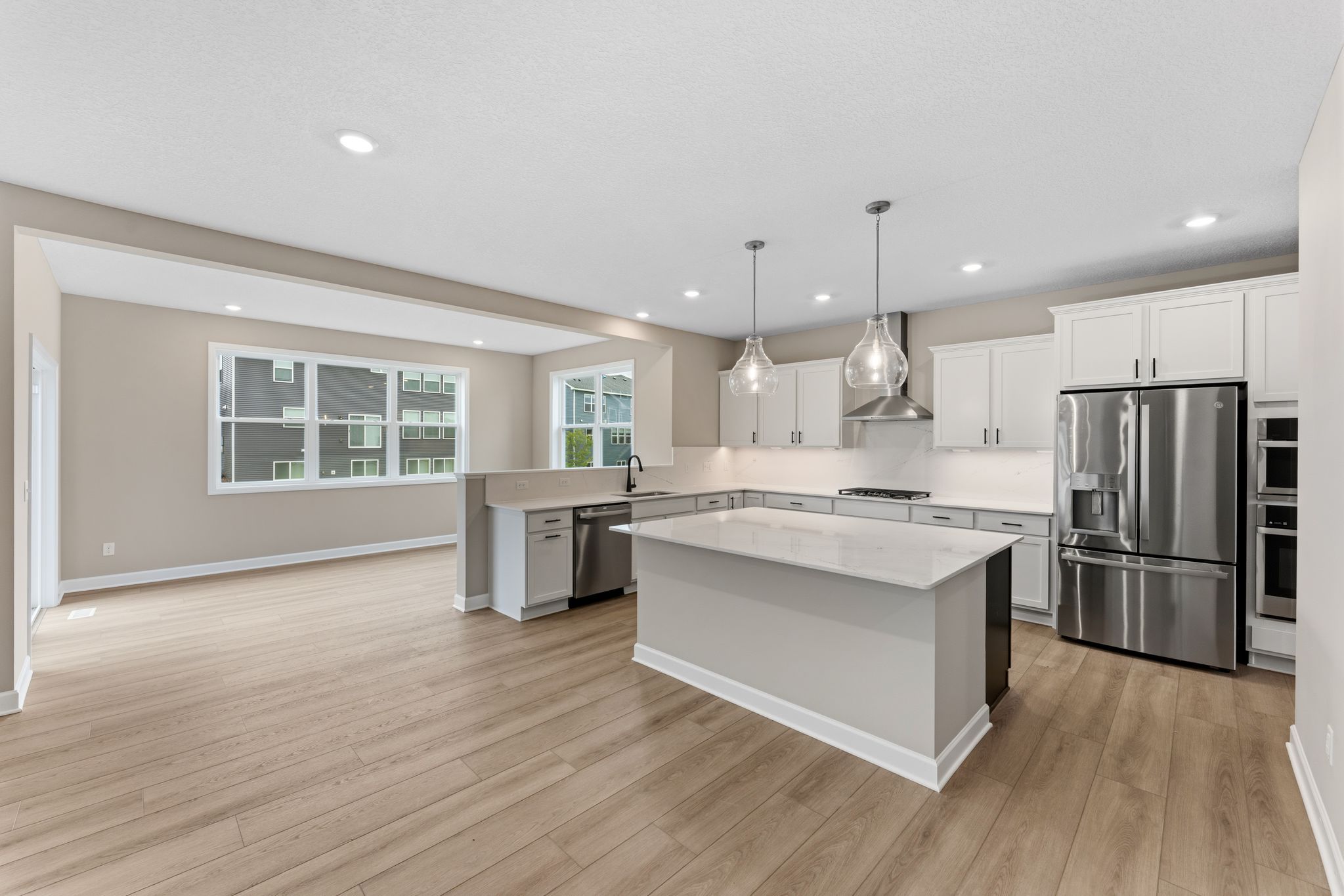 13 Caslano Mc Kinley QMI H S22165542209 Kitchen 2of2 F1 (1)