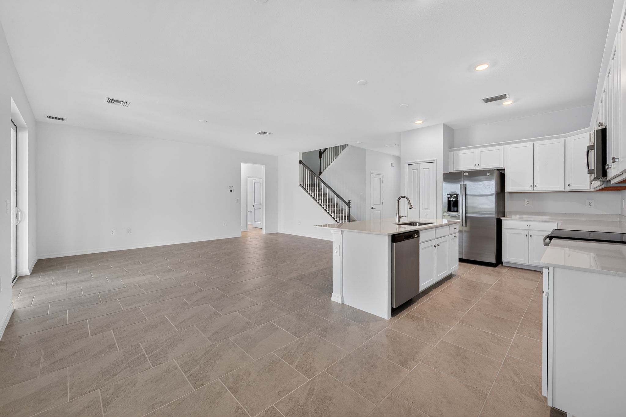 07 13560 Turnleaf Blvd Kitchen 4637