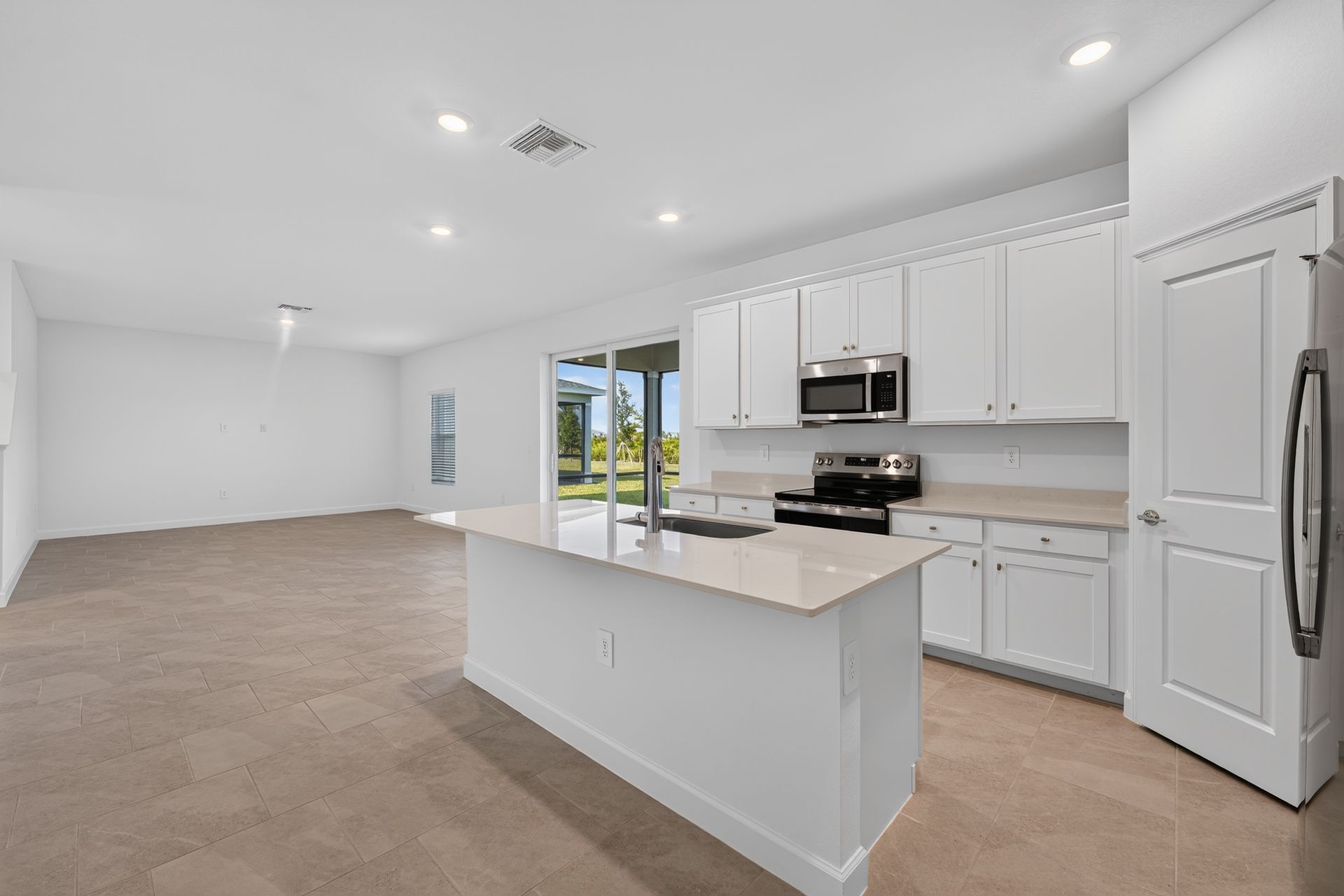 12 13284 Grassmere Ct Kitchen 4400