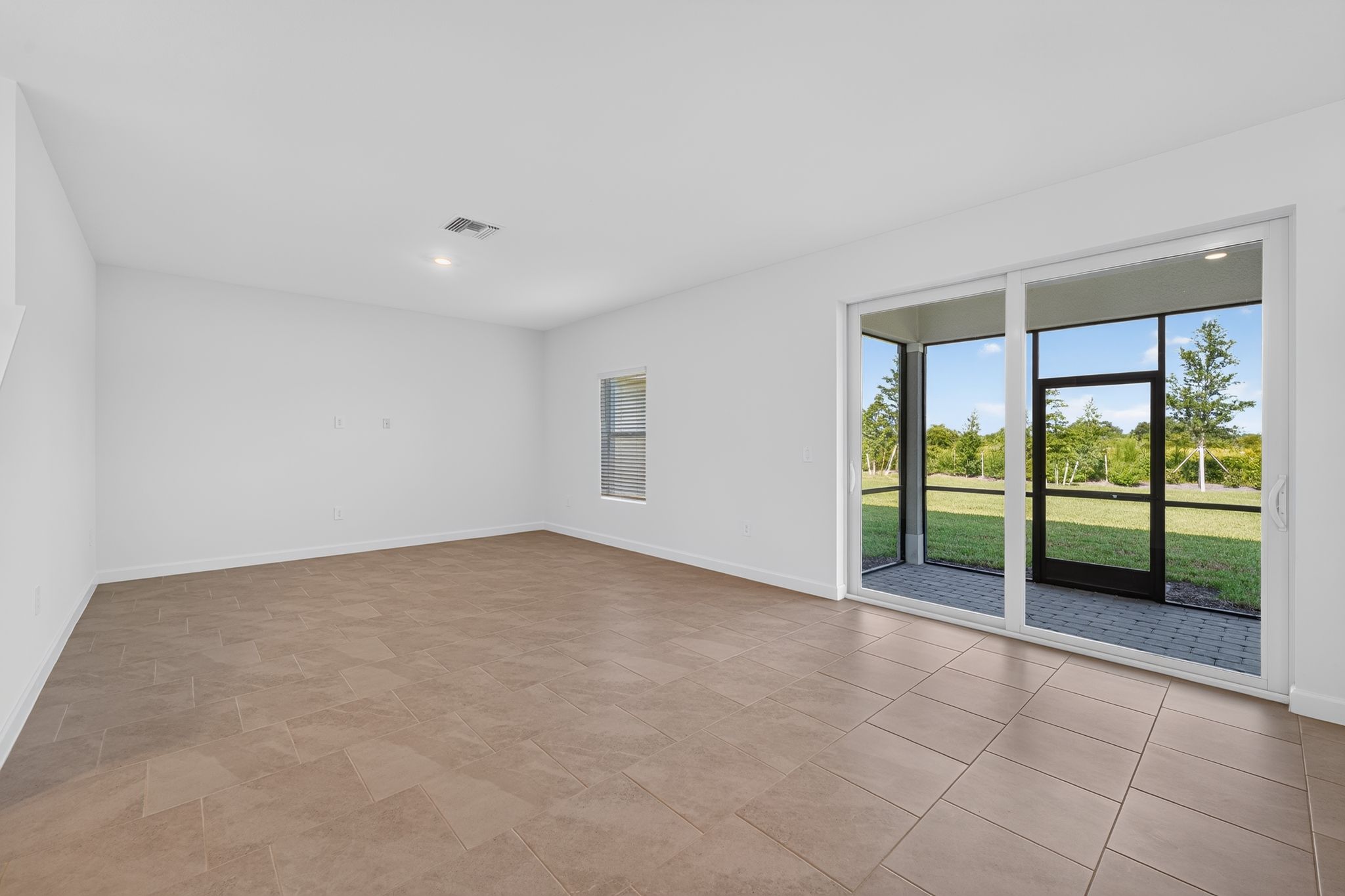 09 13284 Grassmere Ct Living room 4391