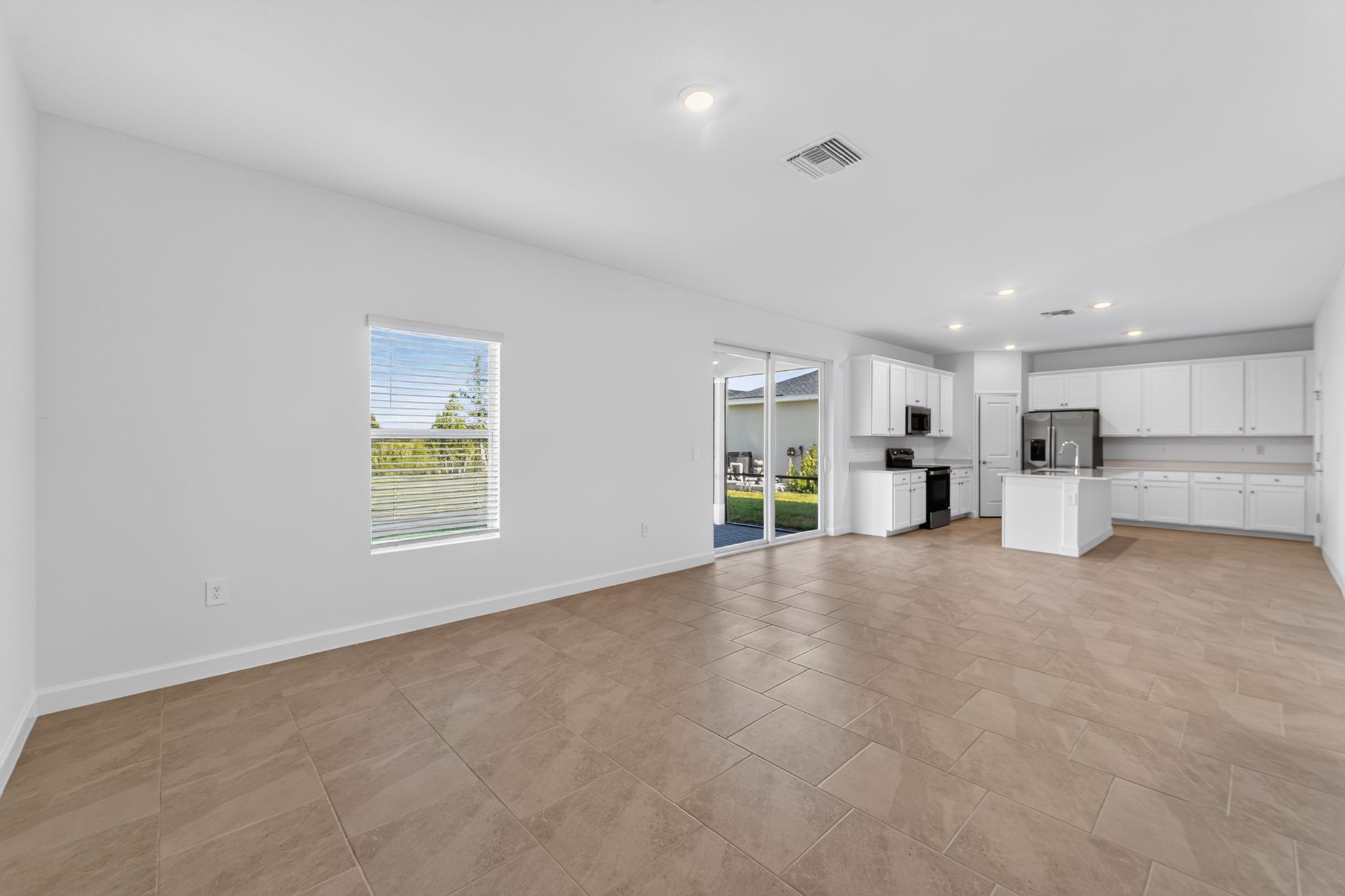 08 13284 Grassmere Ct Living room 4403