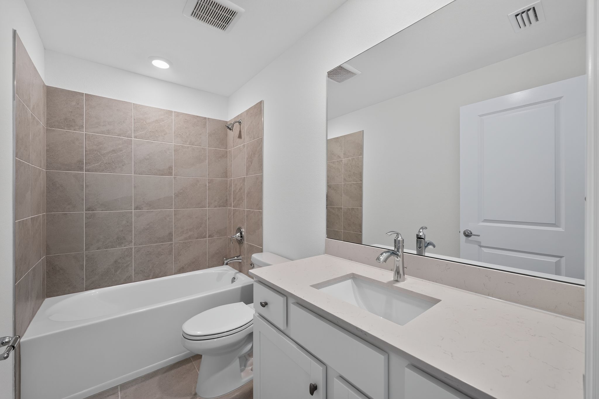 20 13296 Grassmere Ct Bathroom 4597