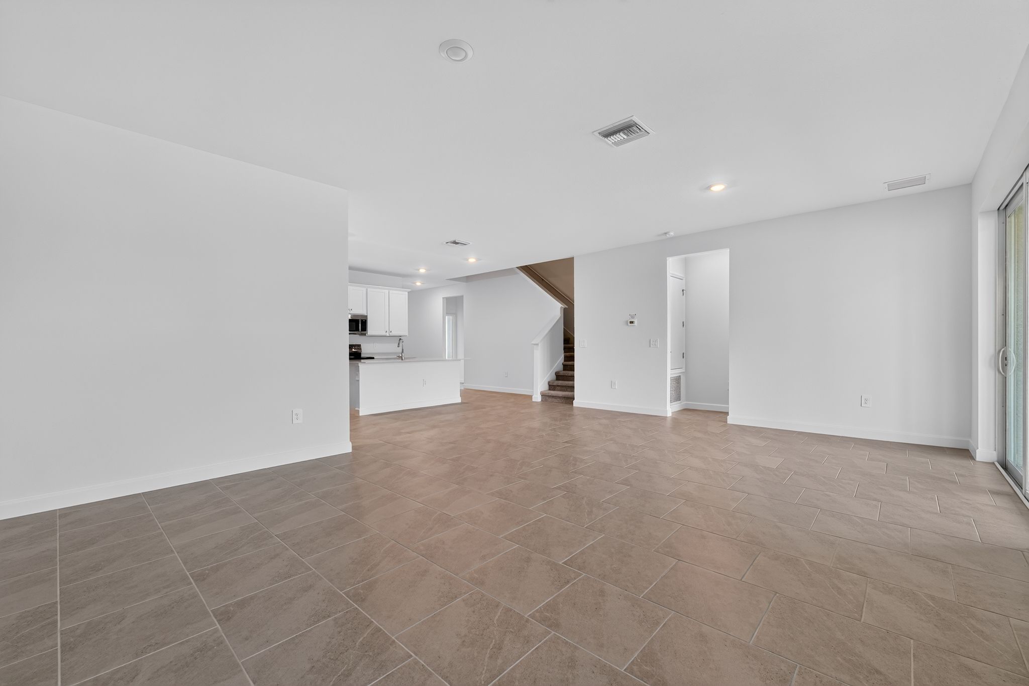 07 13290 Grassmere Ct Living room 4490
