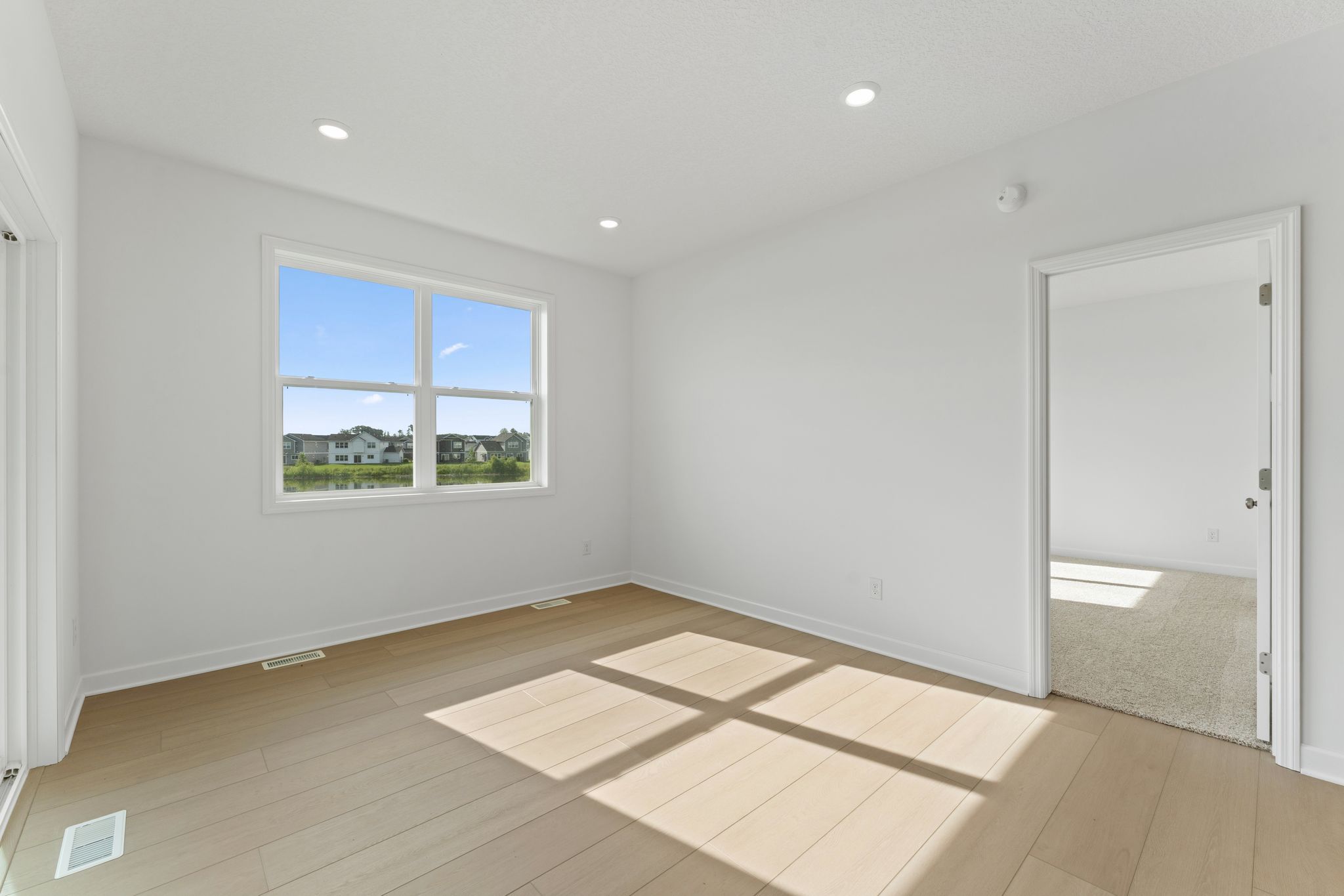 6 Lexington Waters Brisbane QMI H S22222543107 Dining Room 1of2 F1