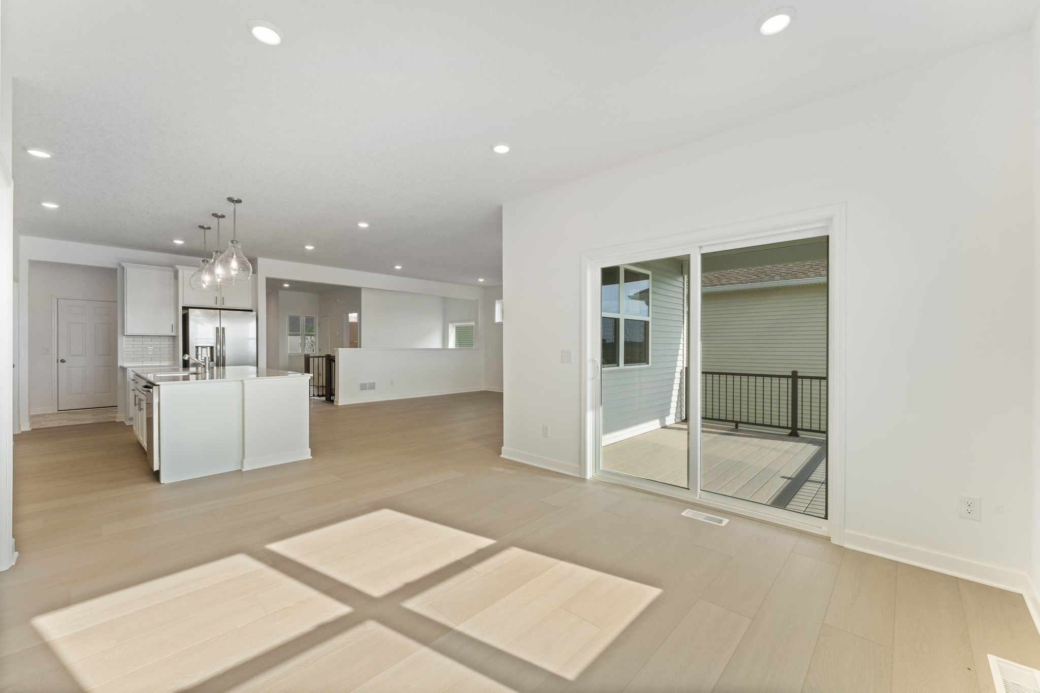 7 Lexington Waters Brisbane QMI H S22222543107 Dining Room 2of2 F1