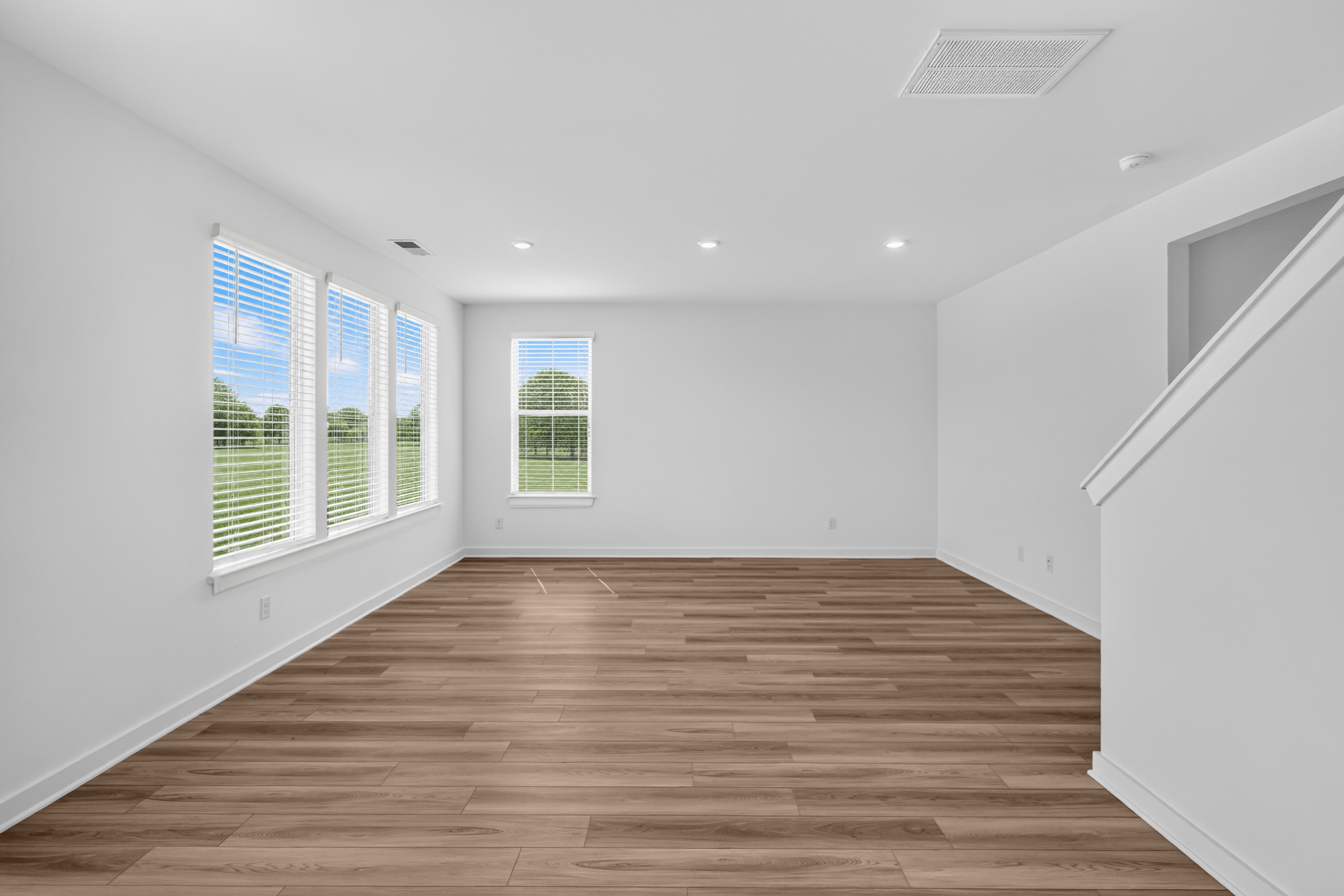 Dillon Pointe Hamilton9 3