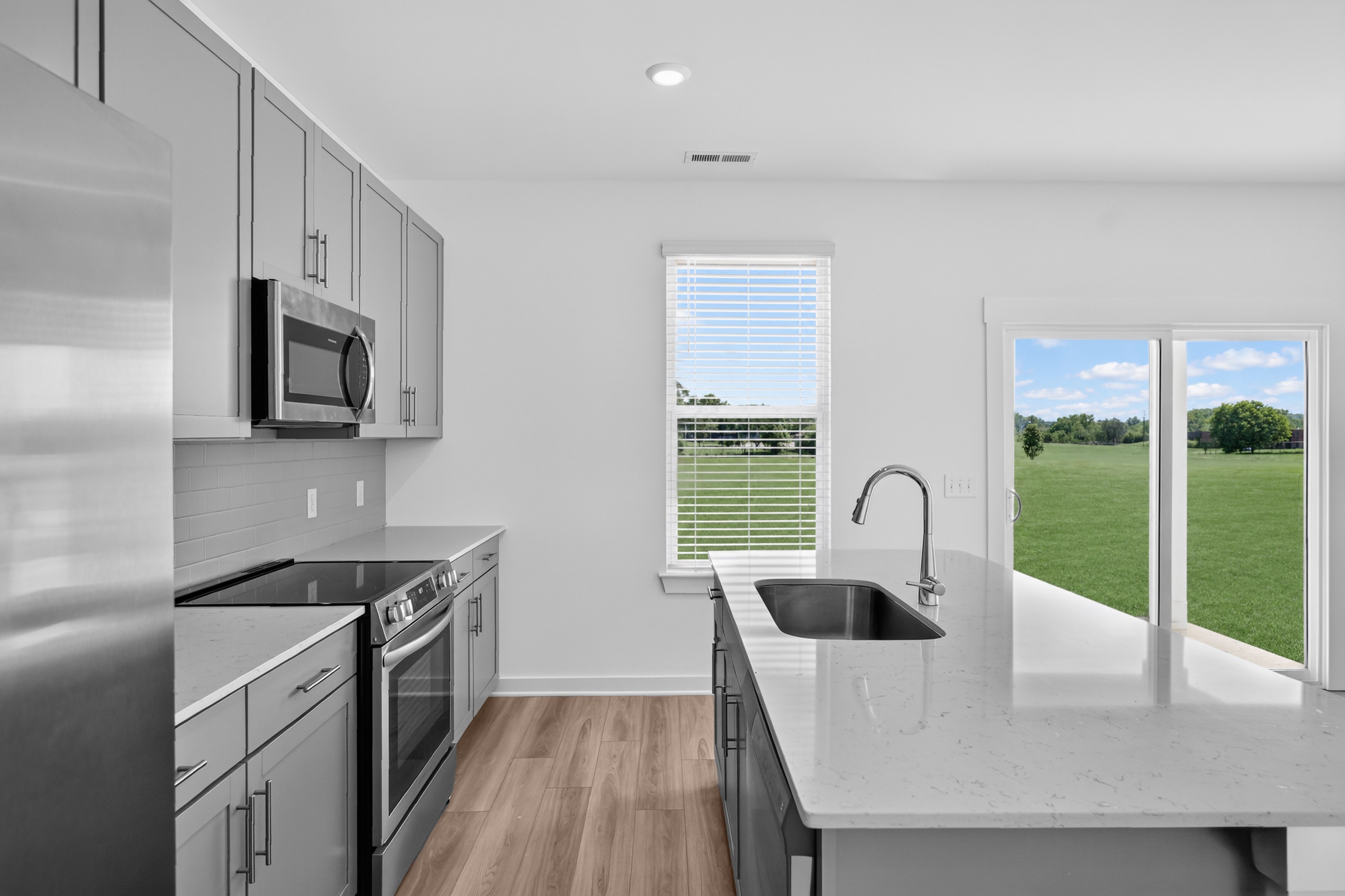 Dillon Pointe Hamilton9 7