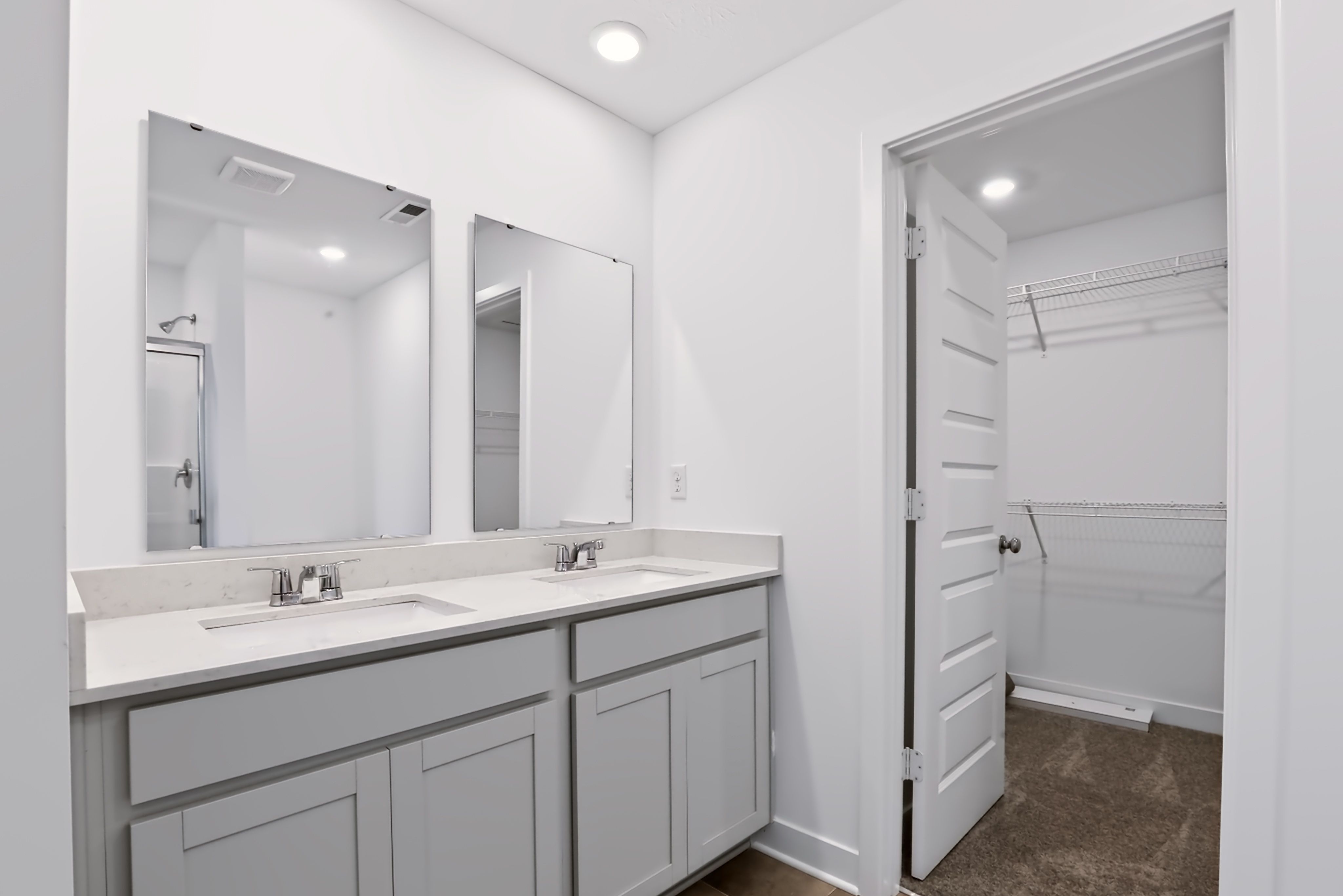 Lincoln Place HS 01 Primary Suite Bathroom 2 of 2