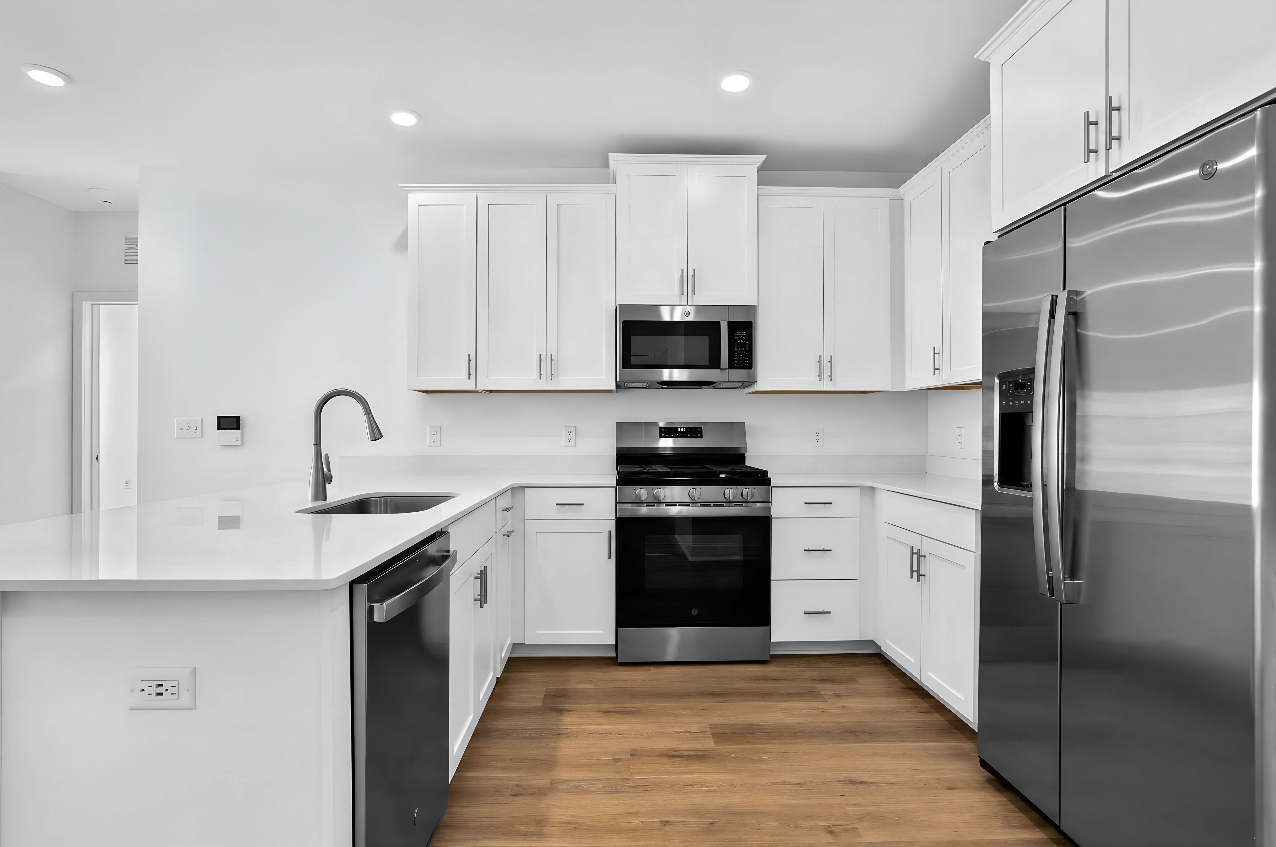 Terraces Monroe Parke Astoria Kitchen 2of3 F1