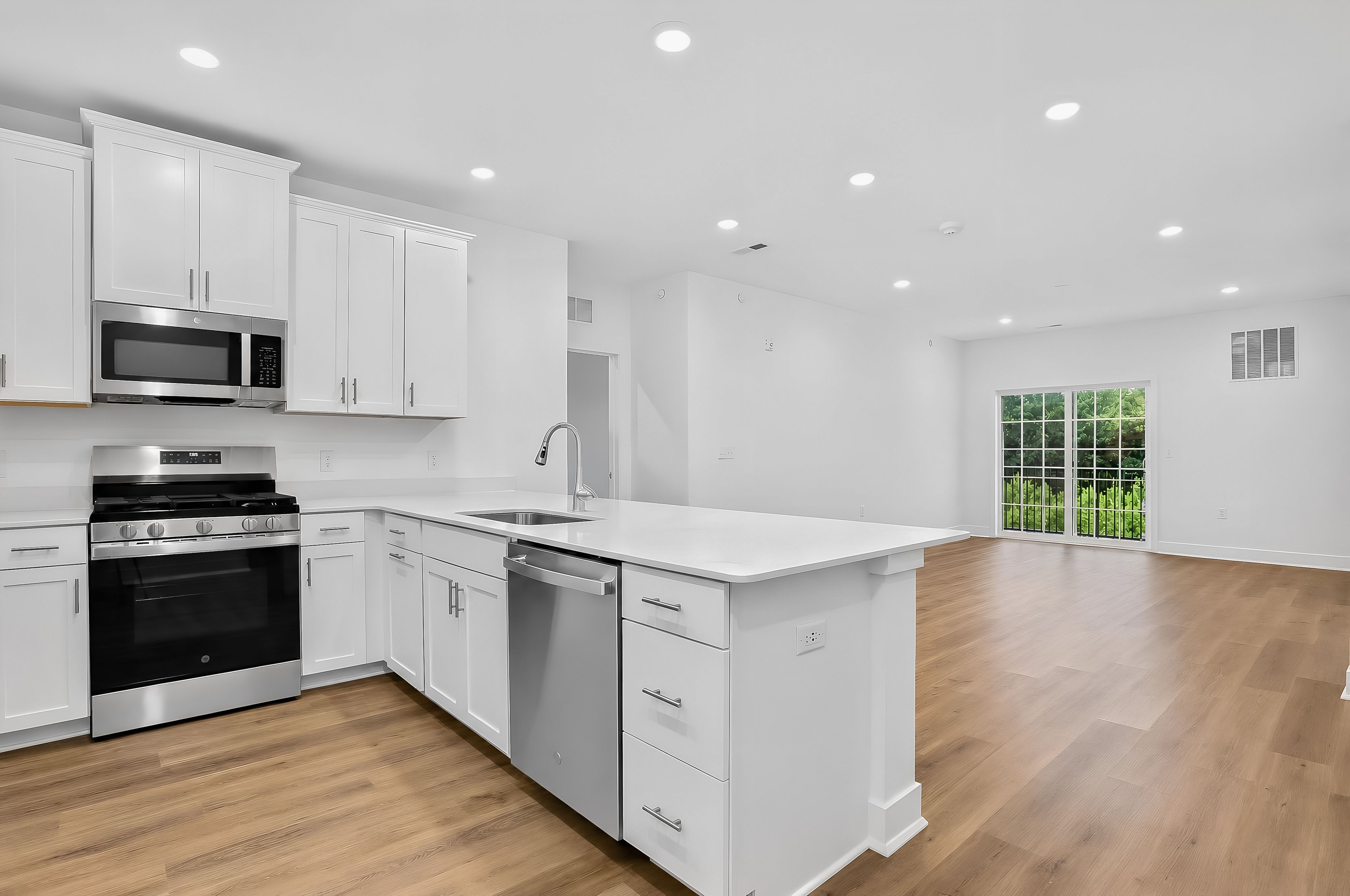 Terraces Monroe Parke Seminole Kitchen 2of3 F1