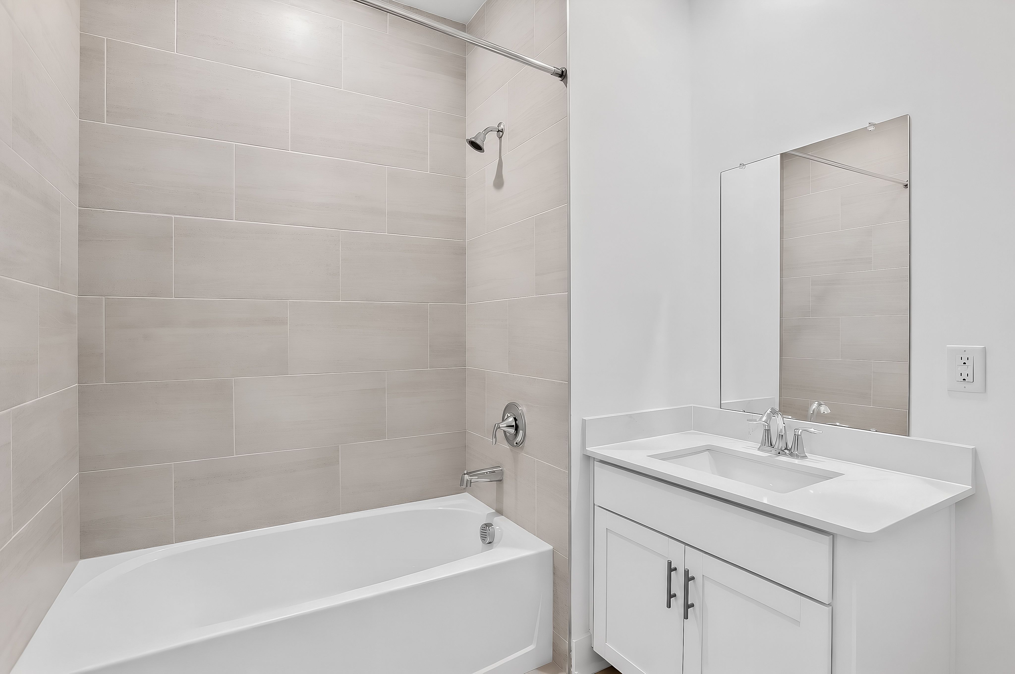 Terraces Monroe Parke Seminole Bath2 F1