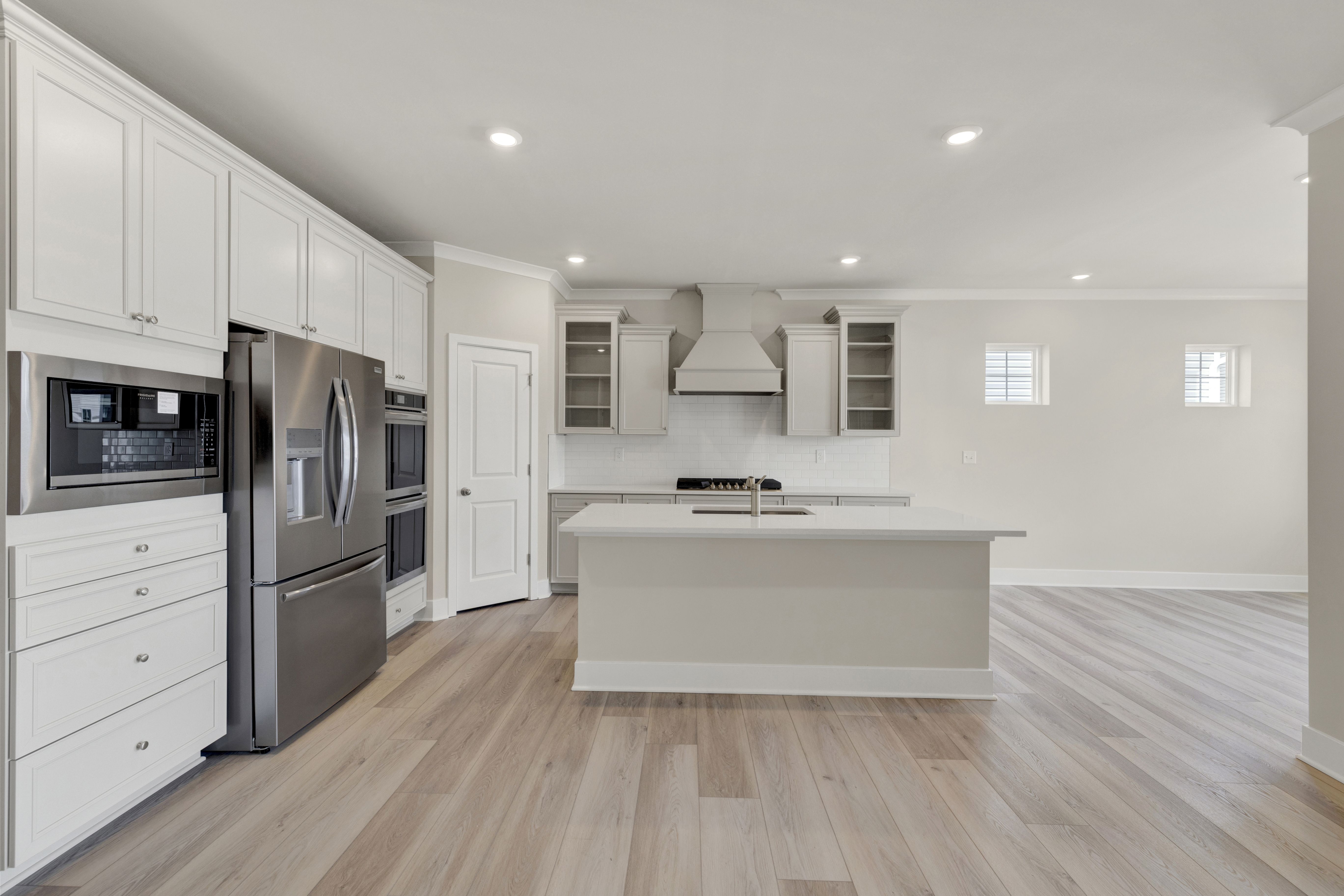 South Shore Plantation Lakes Canton Kitchen 1of2