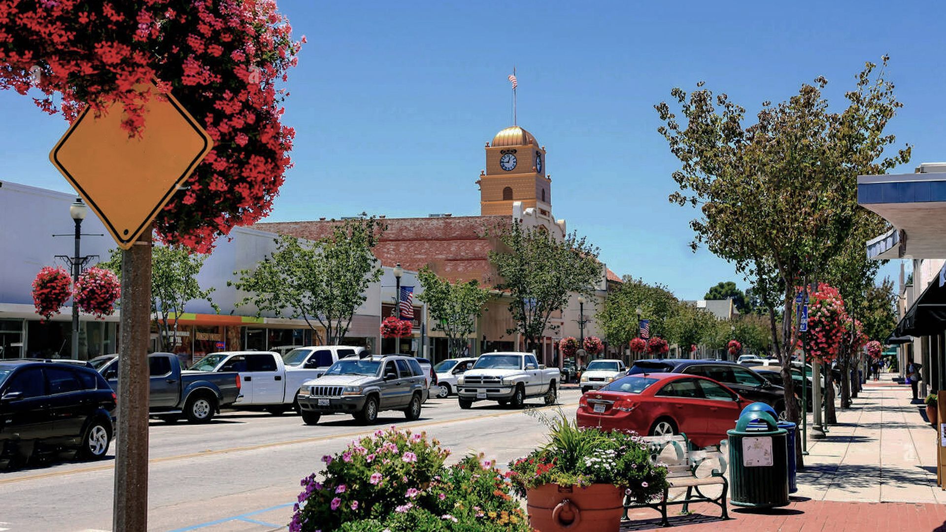 LA Santa Paula Downtown Main St 1of2