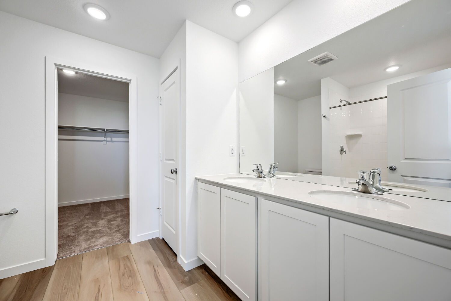 7893 Desert Wrangler Dr Owner's Suite Bathroom