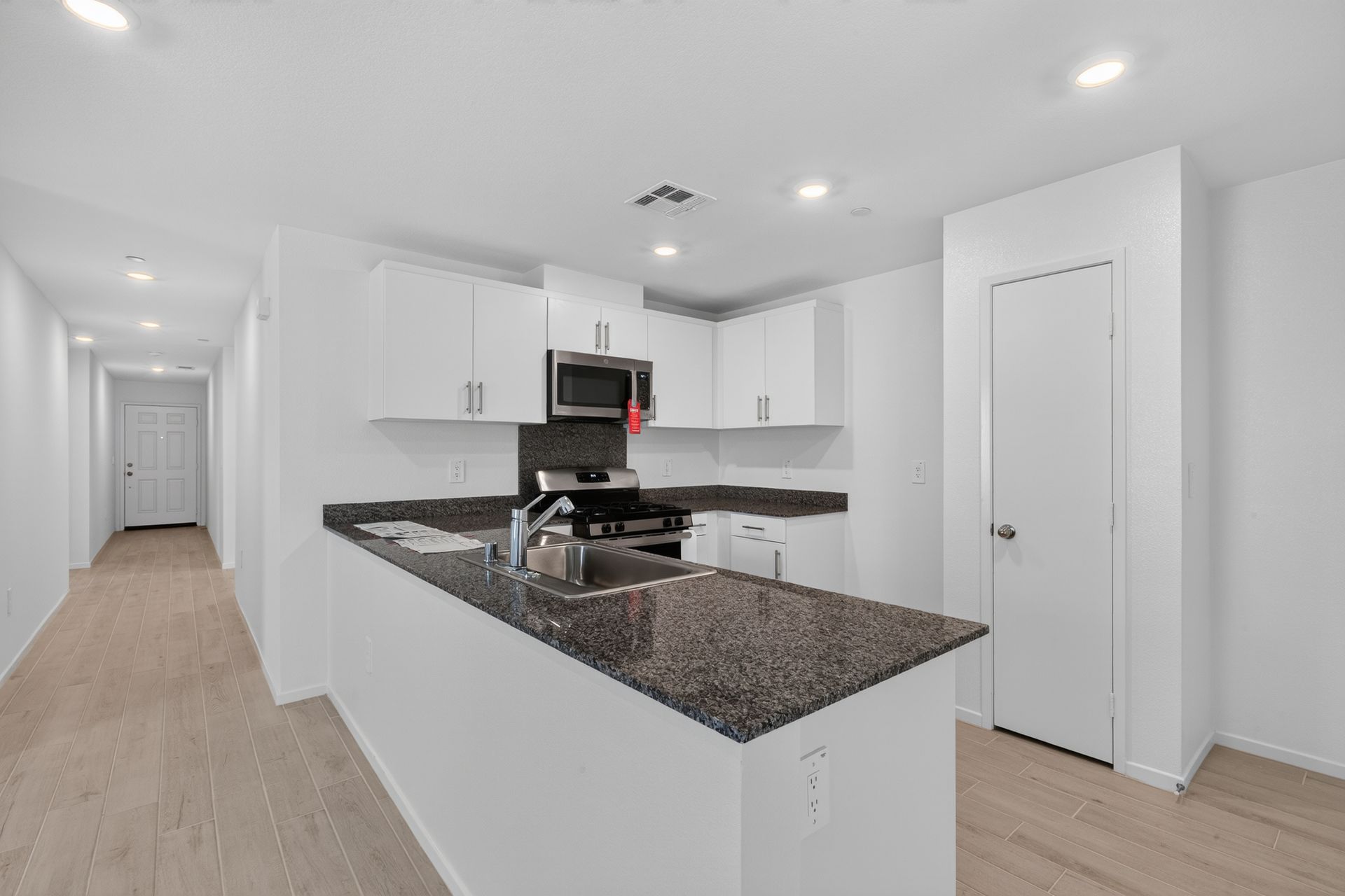 11 79355 Valor Ln Kitchen 7787