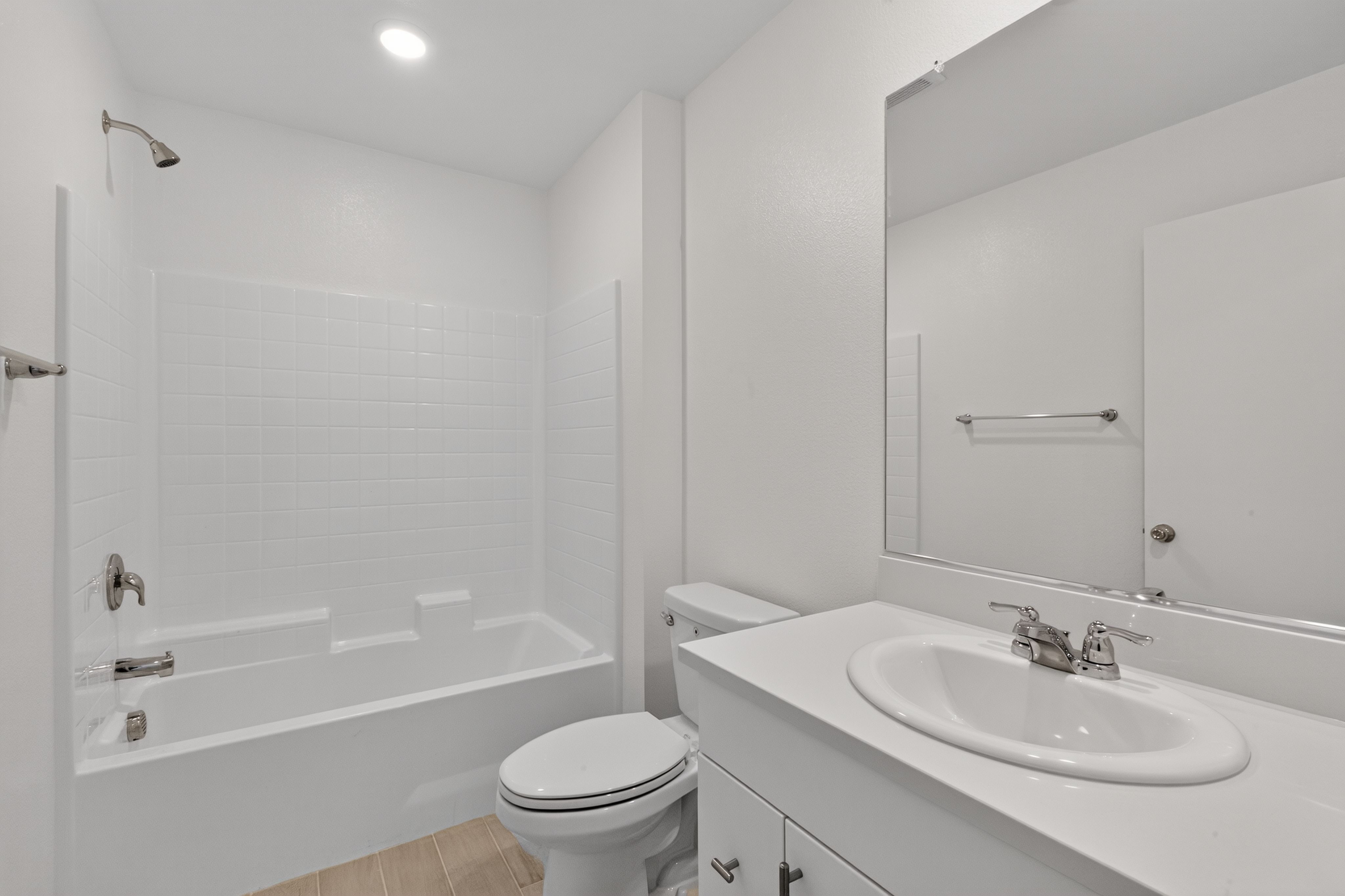 28 79355 Valor Ln Bathroom 7780