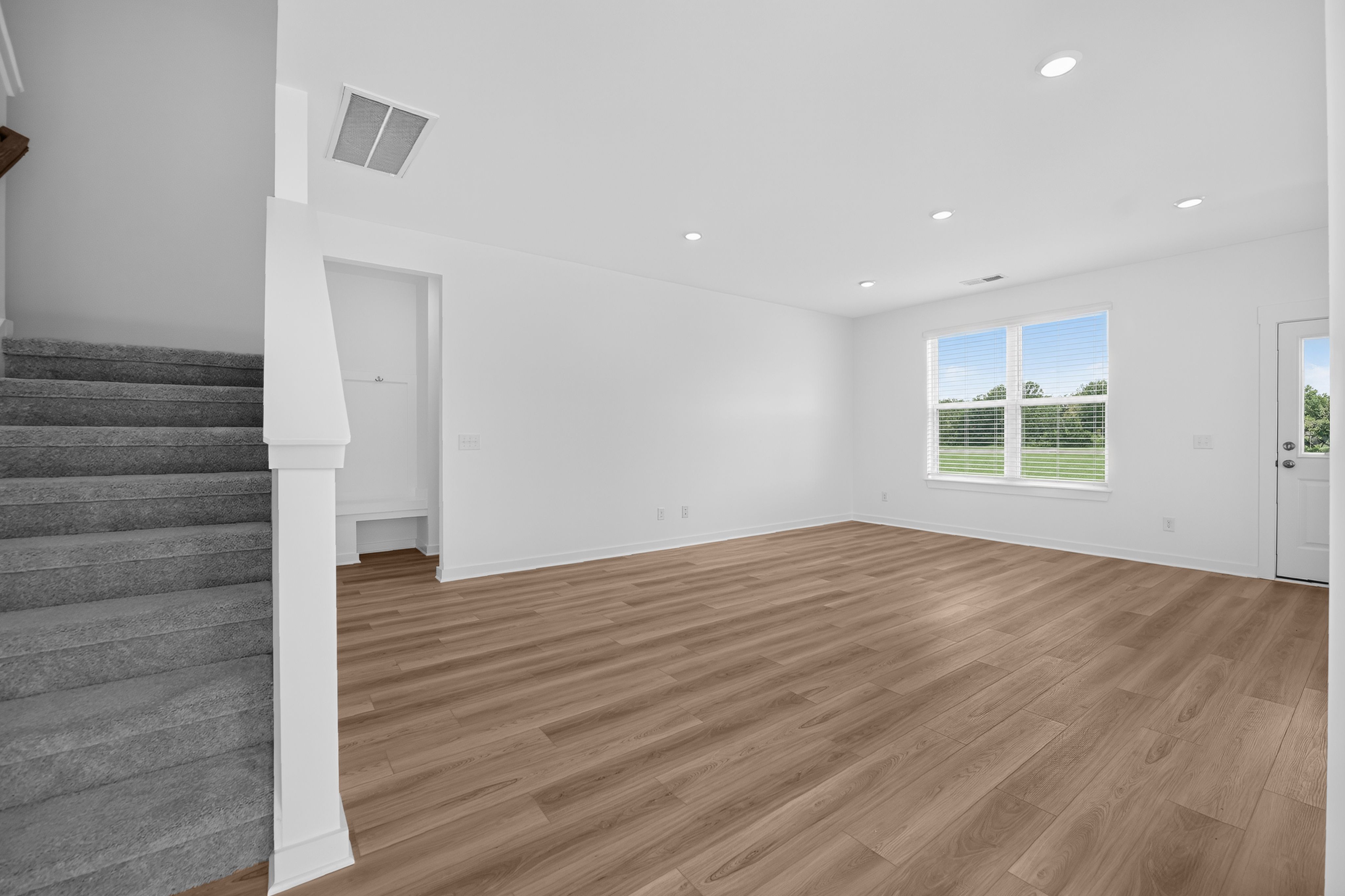 Dillon Pointe Mayflower8 3