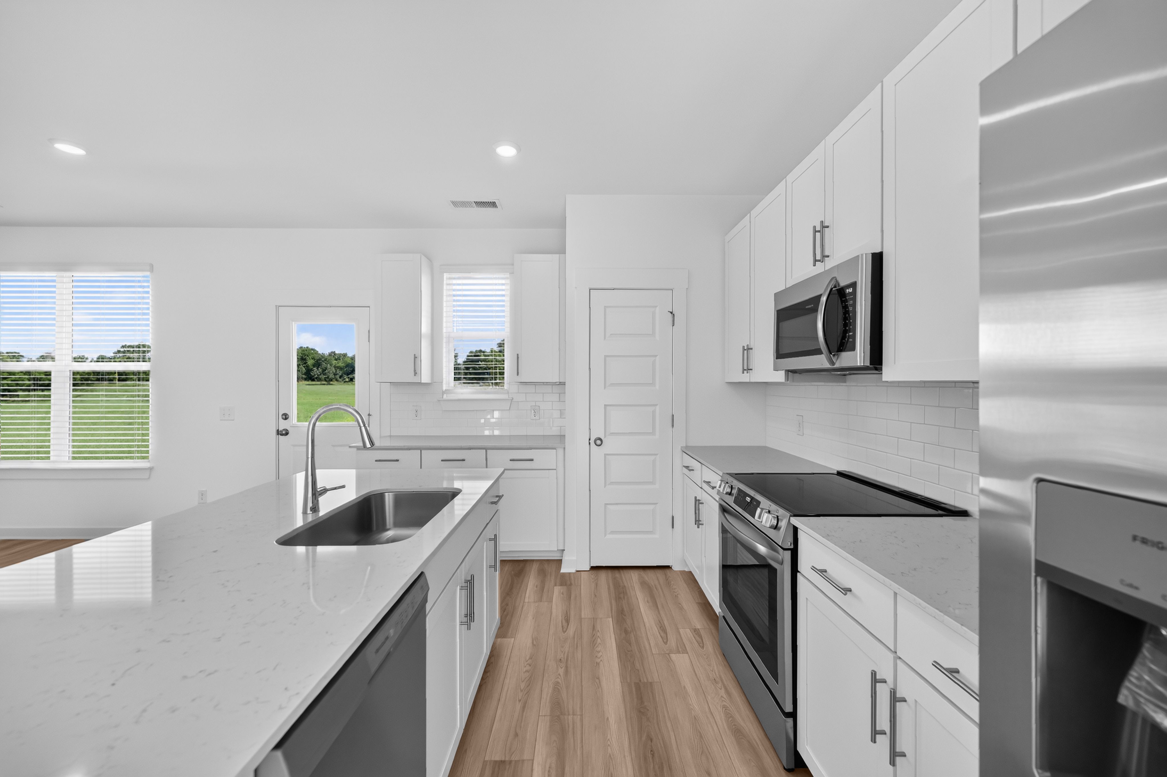 Dillon Pointe Mayflower8 7