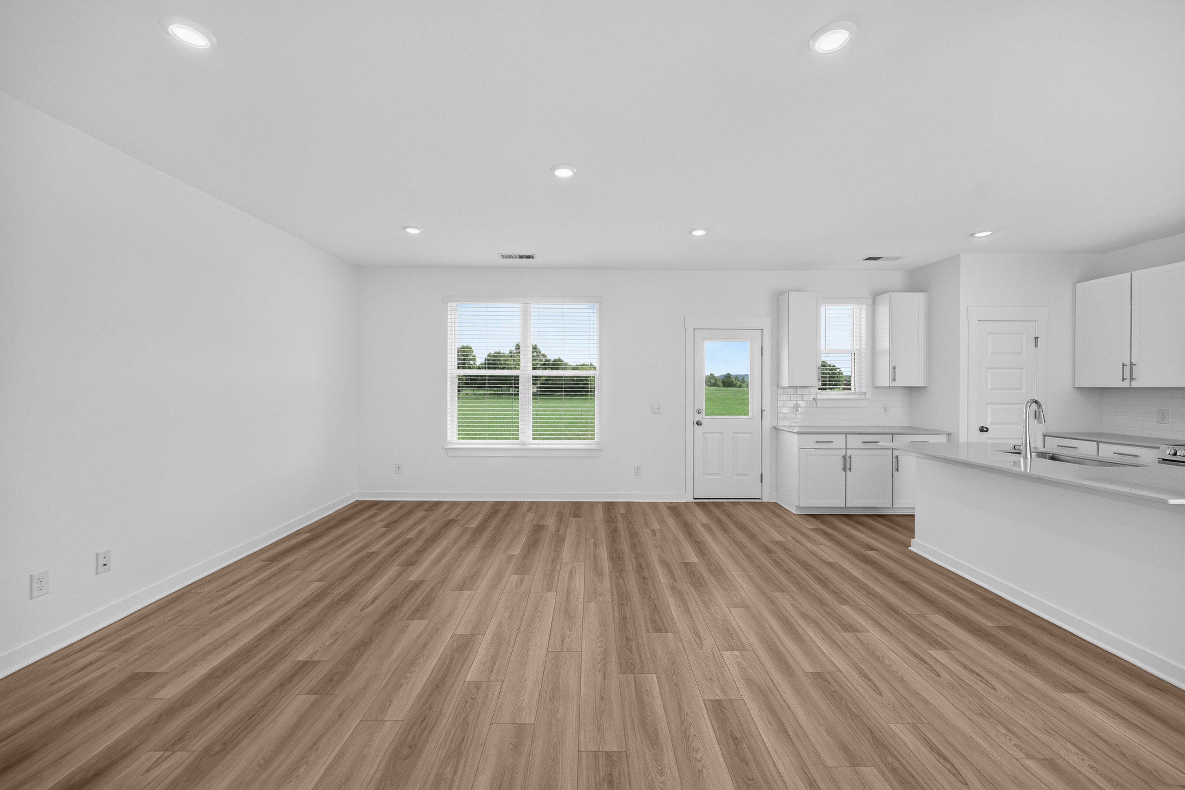 Dillon Pointe Mayflower8 8