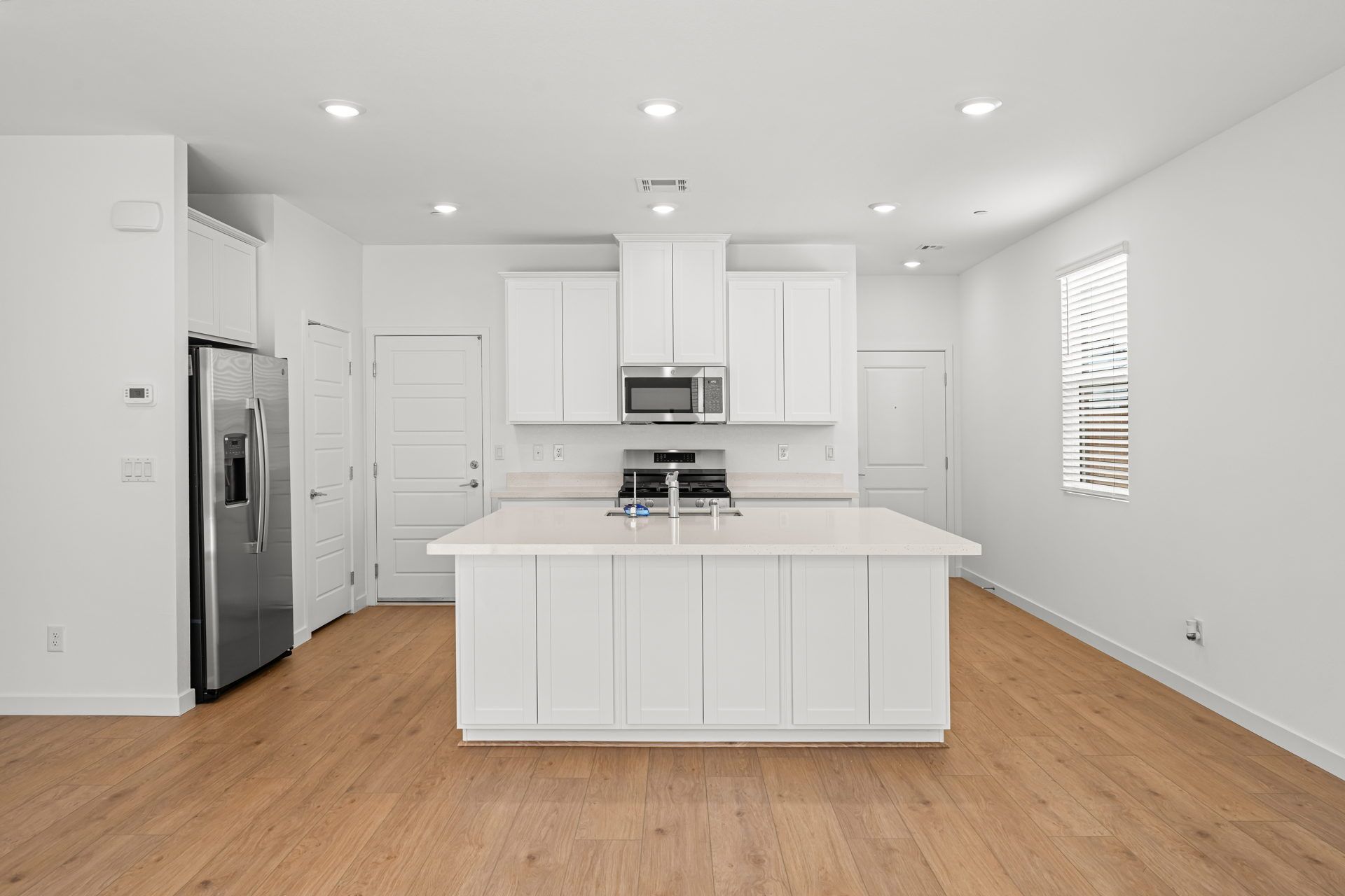 Lennar9761 Sunset Canyon Ave05