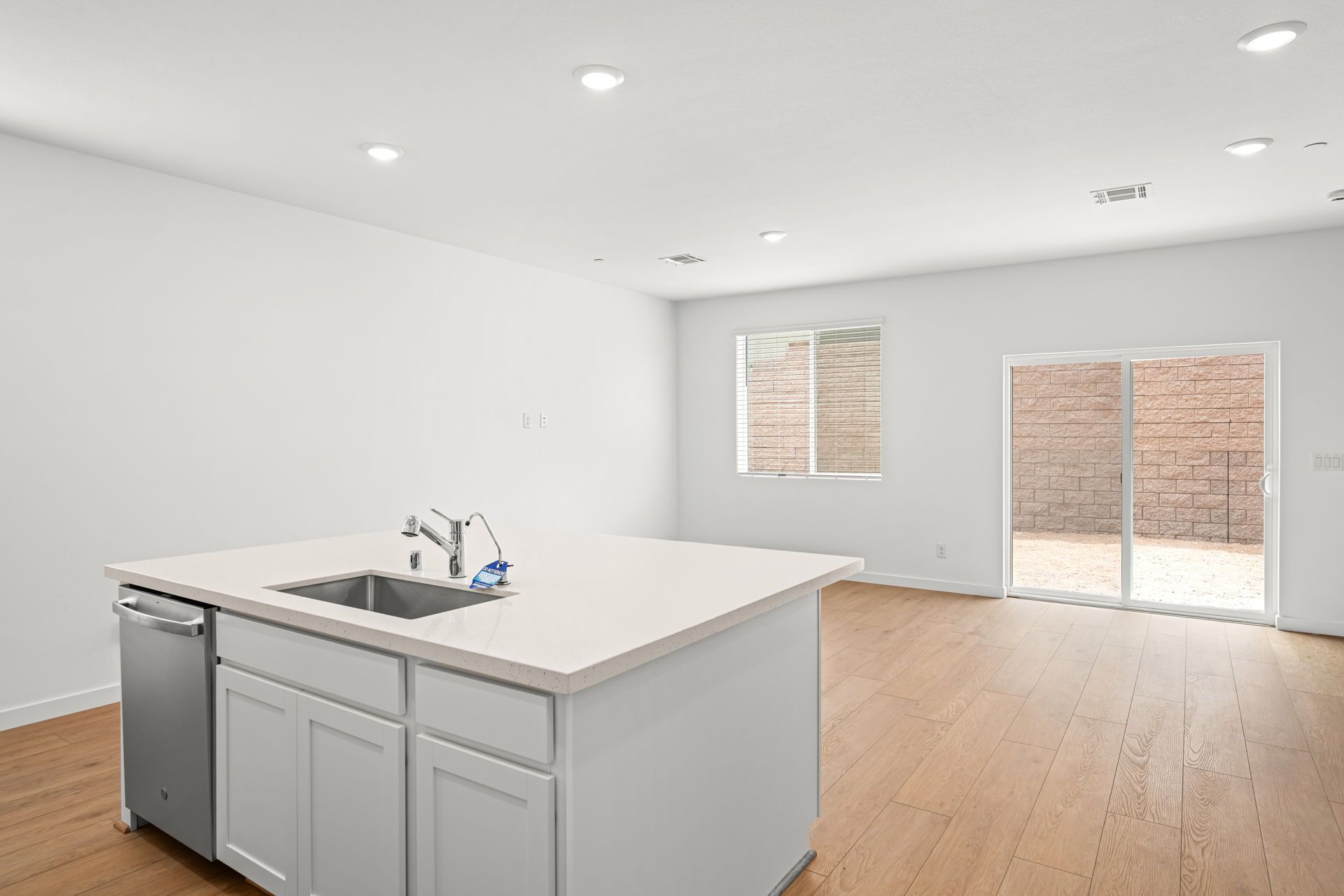 Lennar9761 Sunset Canyon Ave08