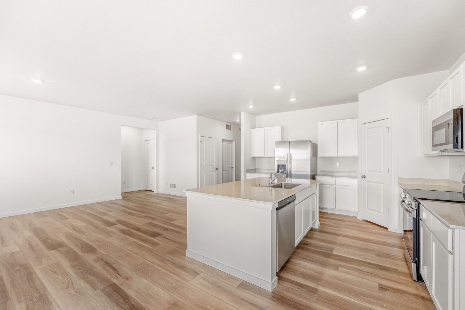 45875 Mill Ave Kitchen