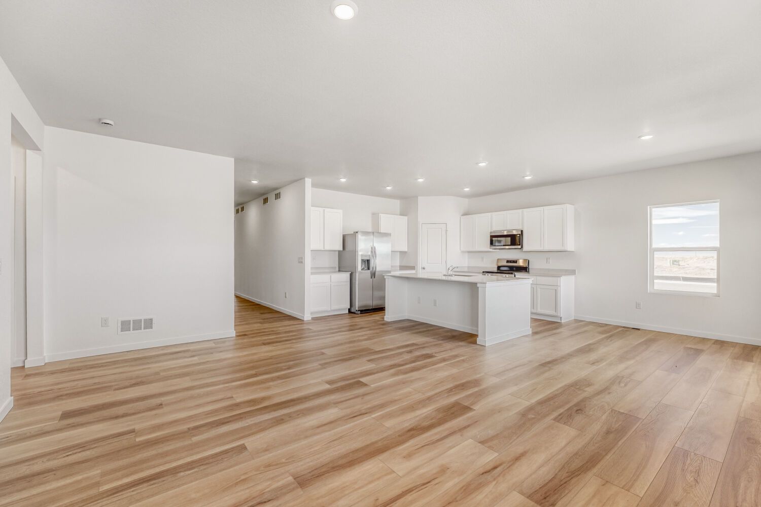 45875 Mill Ave Great Room