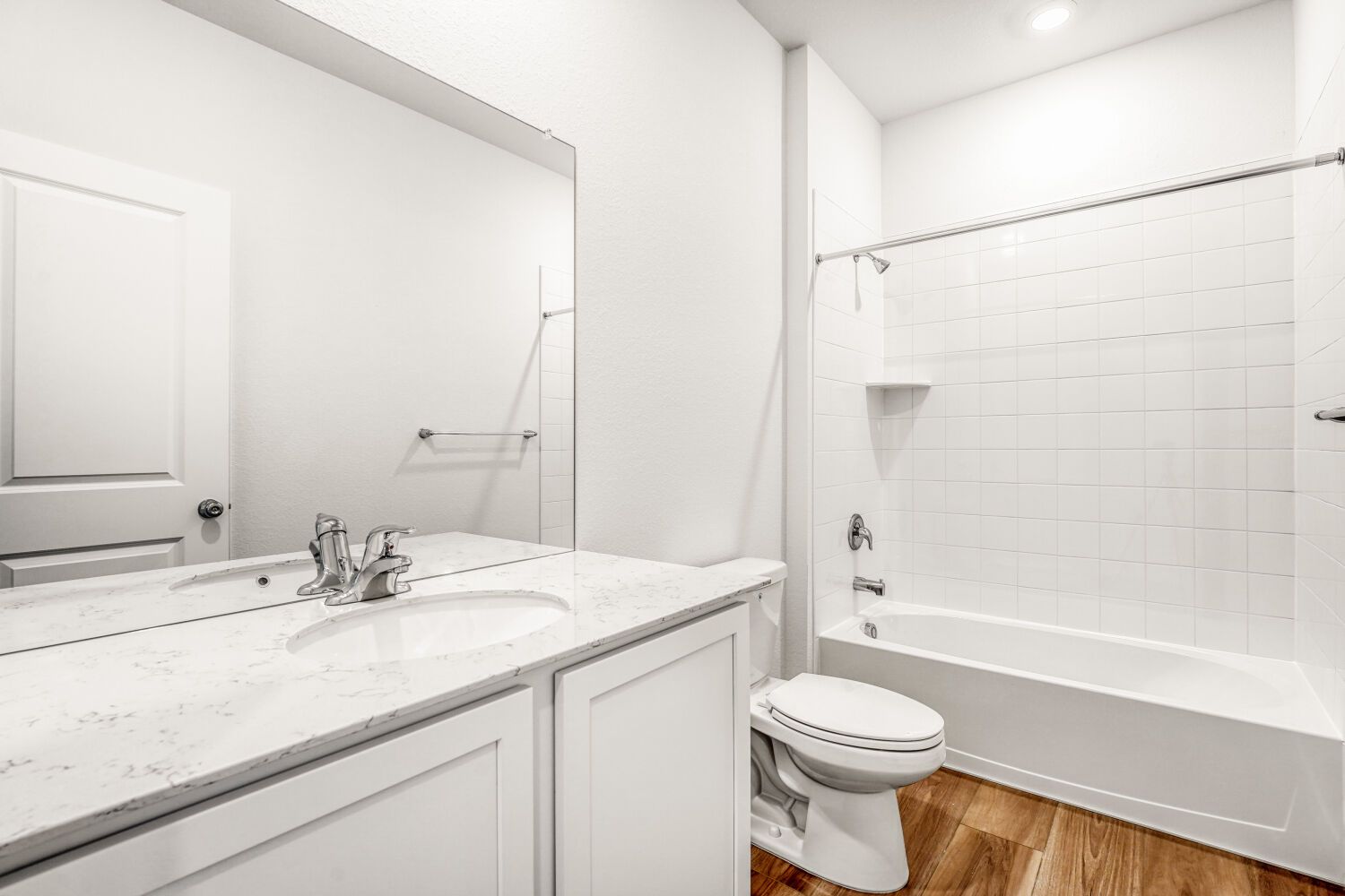 45875 Mill Ave Secondary Bathroom