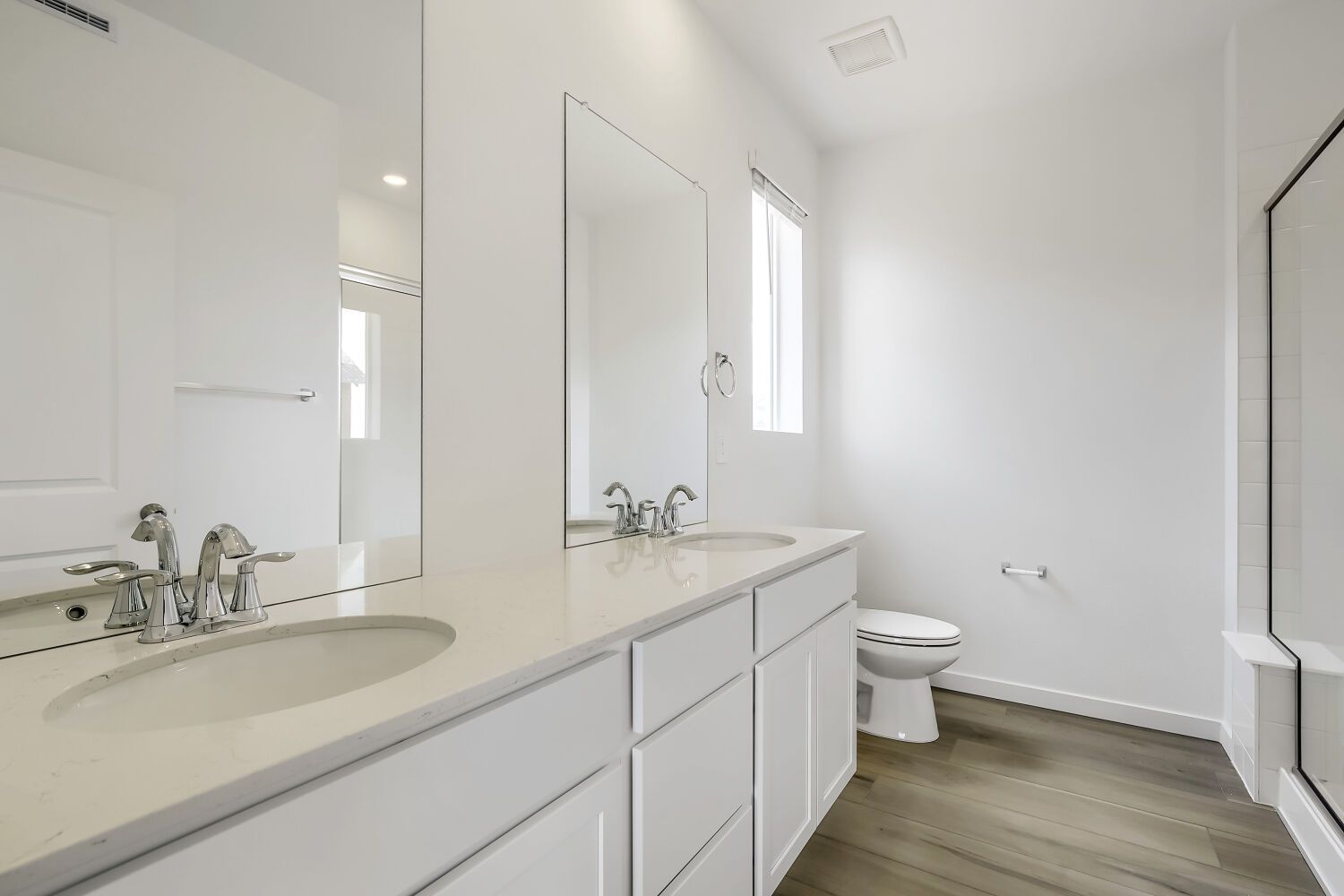 3554 Quincy Bay Pl Owner's Suite Bathroom