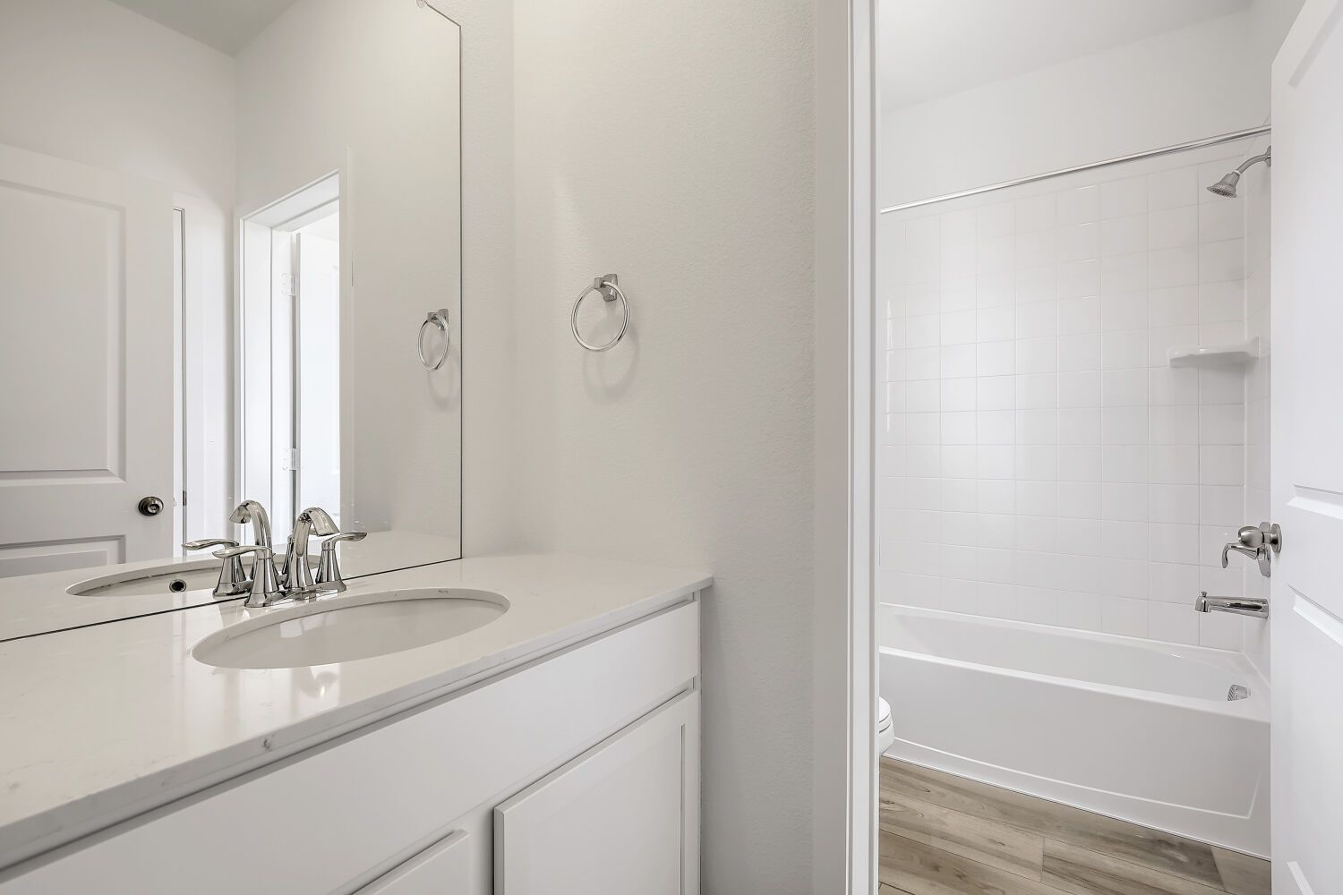 3554 Quincy Bay Pl Secondary Bathroom