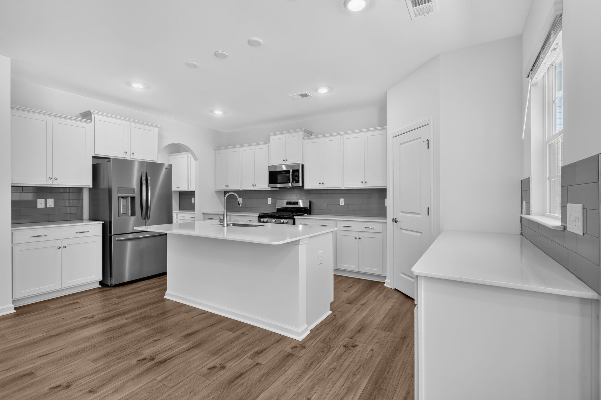 Pine Oaks Estates Hunter 12