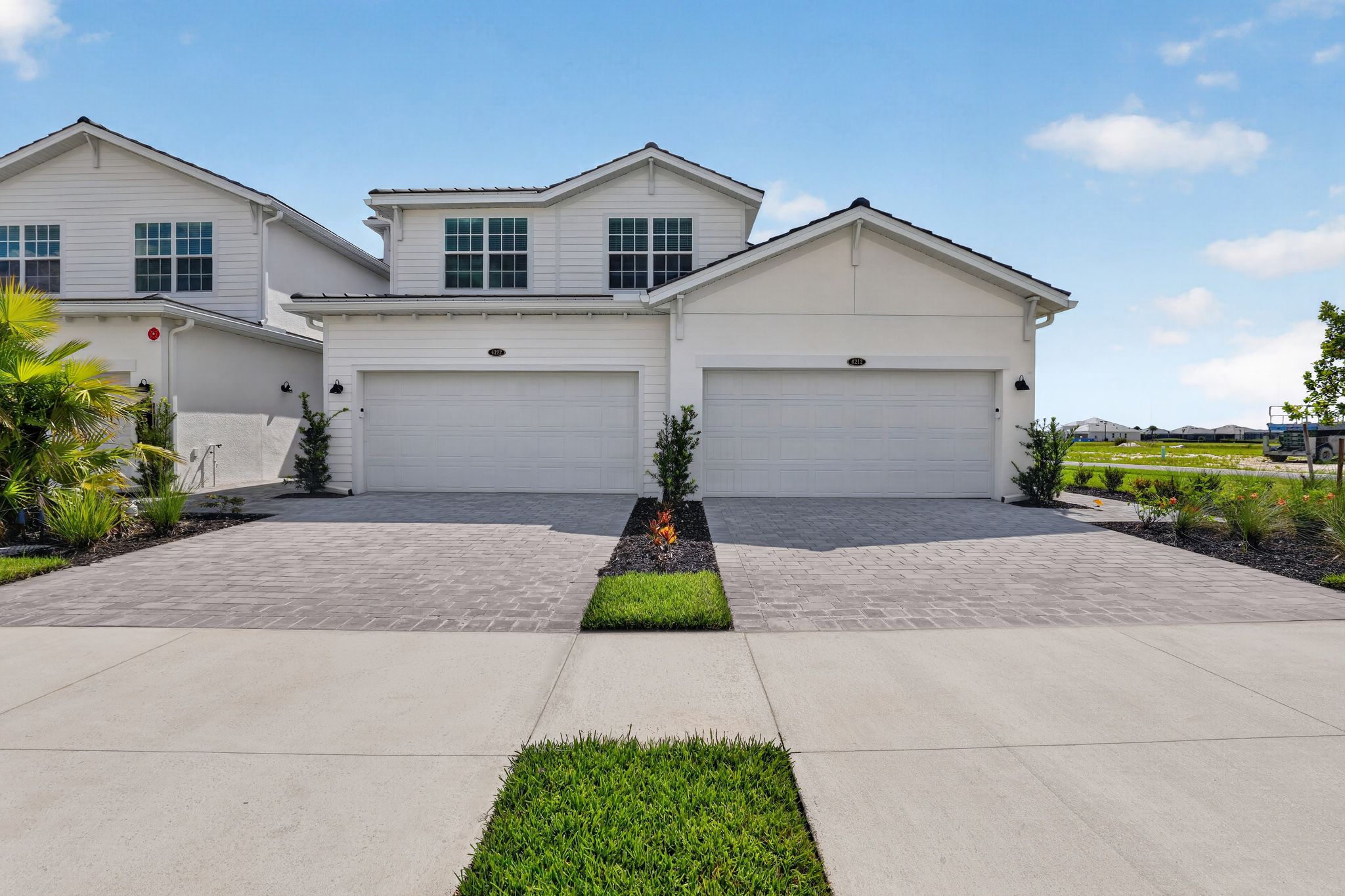 04 15888 Grn Acrs Ave 4222 Exterior 8881