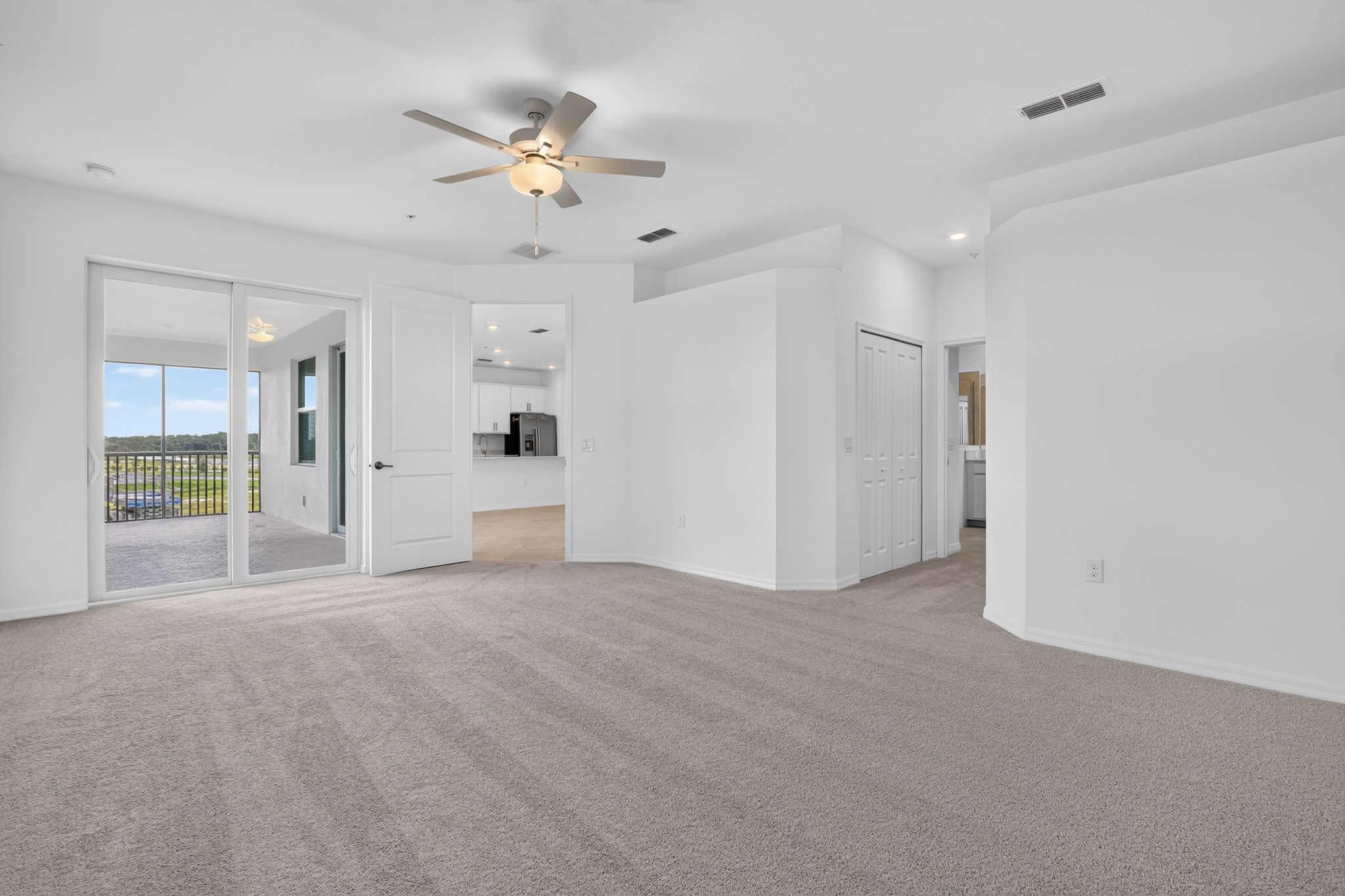 27 15888 Grn Acrs Ave 4222 Bedroom 9025
