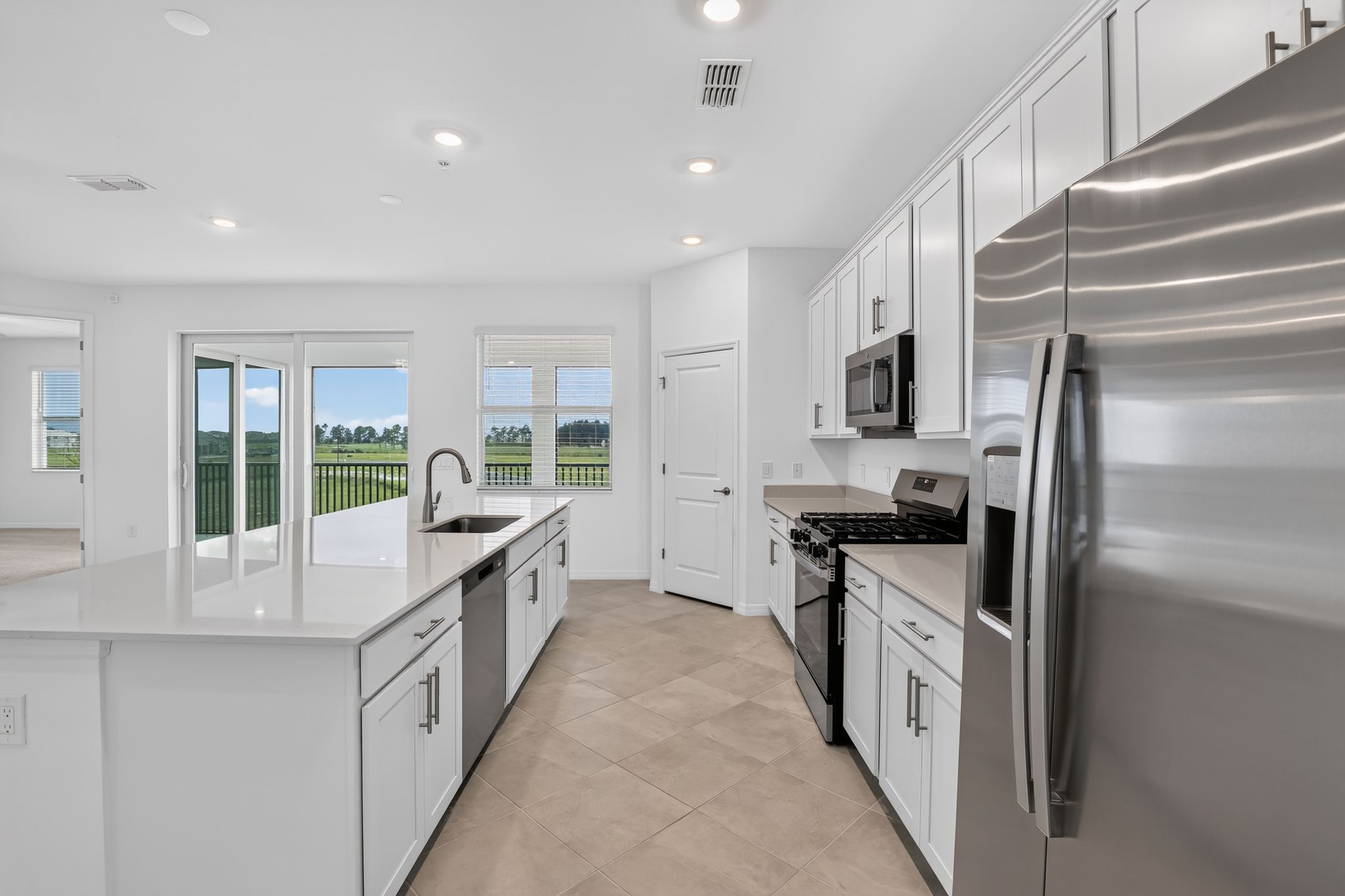19 15888 Grn Acrs Ave 4222 Kitchen 9079