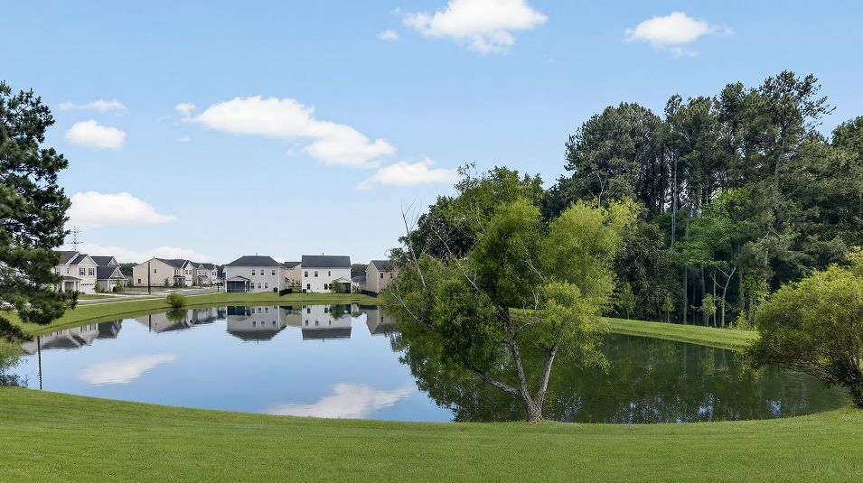 Stella View Amenity Pond 1of1