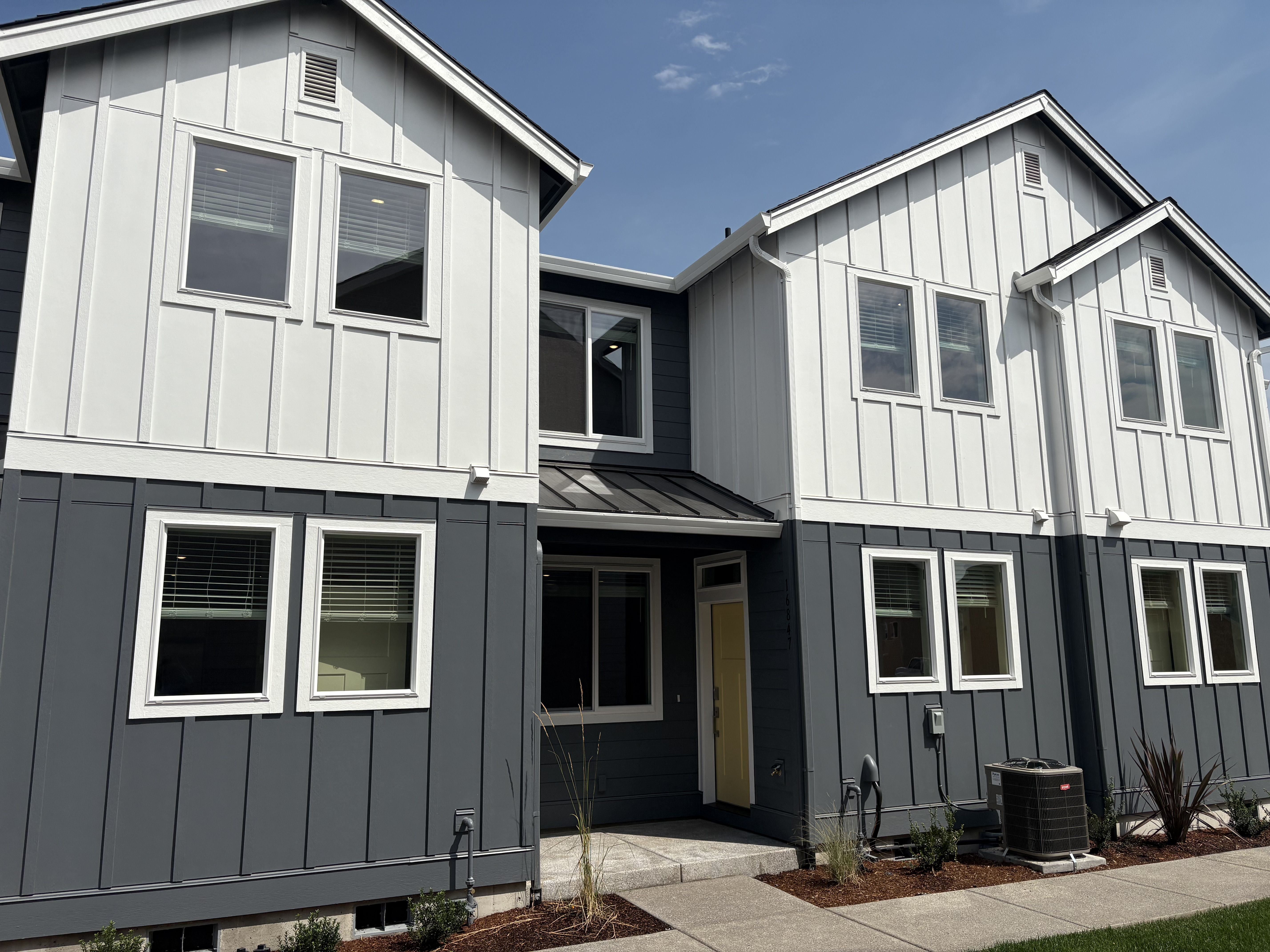Pioneer - South River Terrace - The Cascade Collection: Tigard, Oregon - Lennar