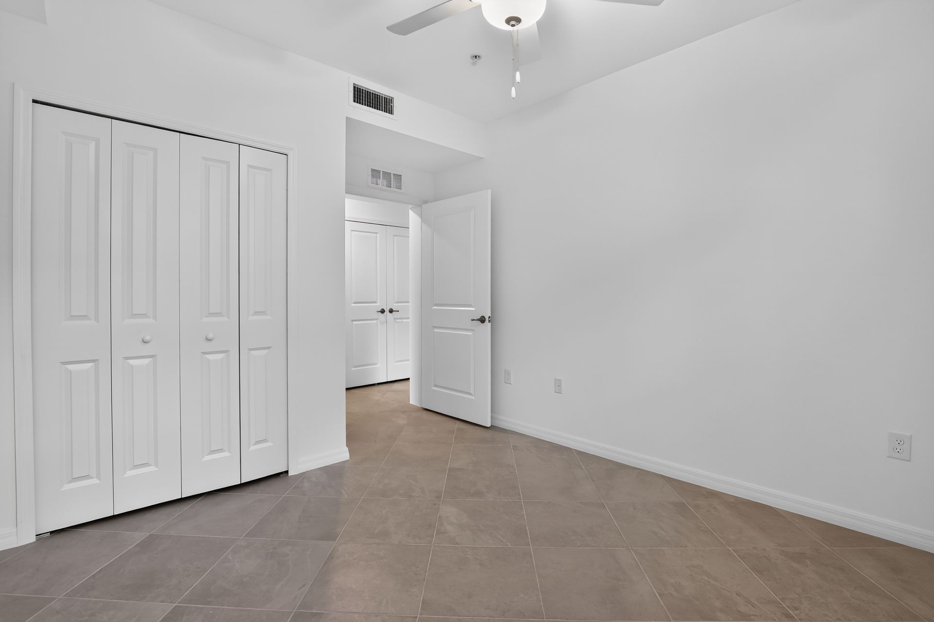 23 15888 Grn Acrs Ave 4211 Bedroom 8942