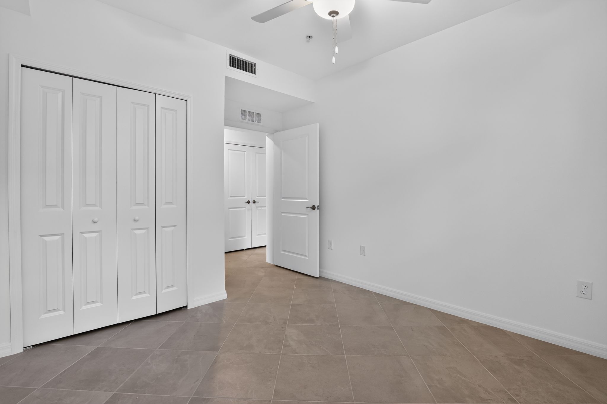 23 15888 Grn Acrs Ave 4211 Bedroom 8942