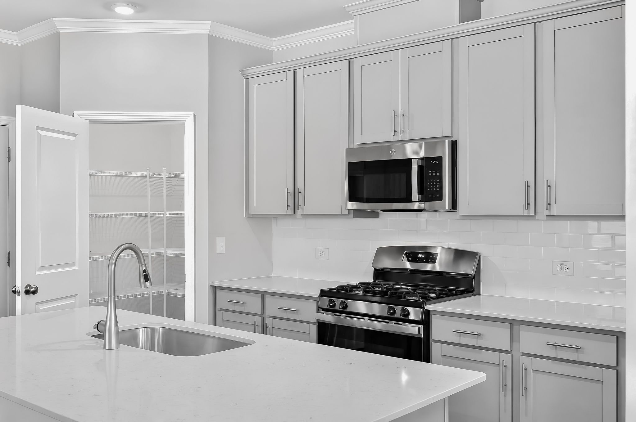 19 1380 Adler Cv Rd Kitchen Edit